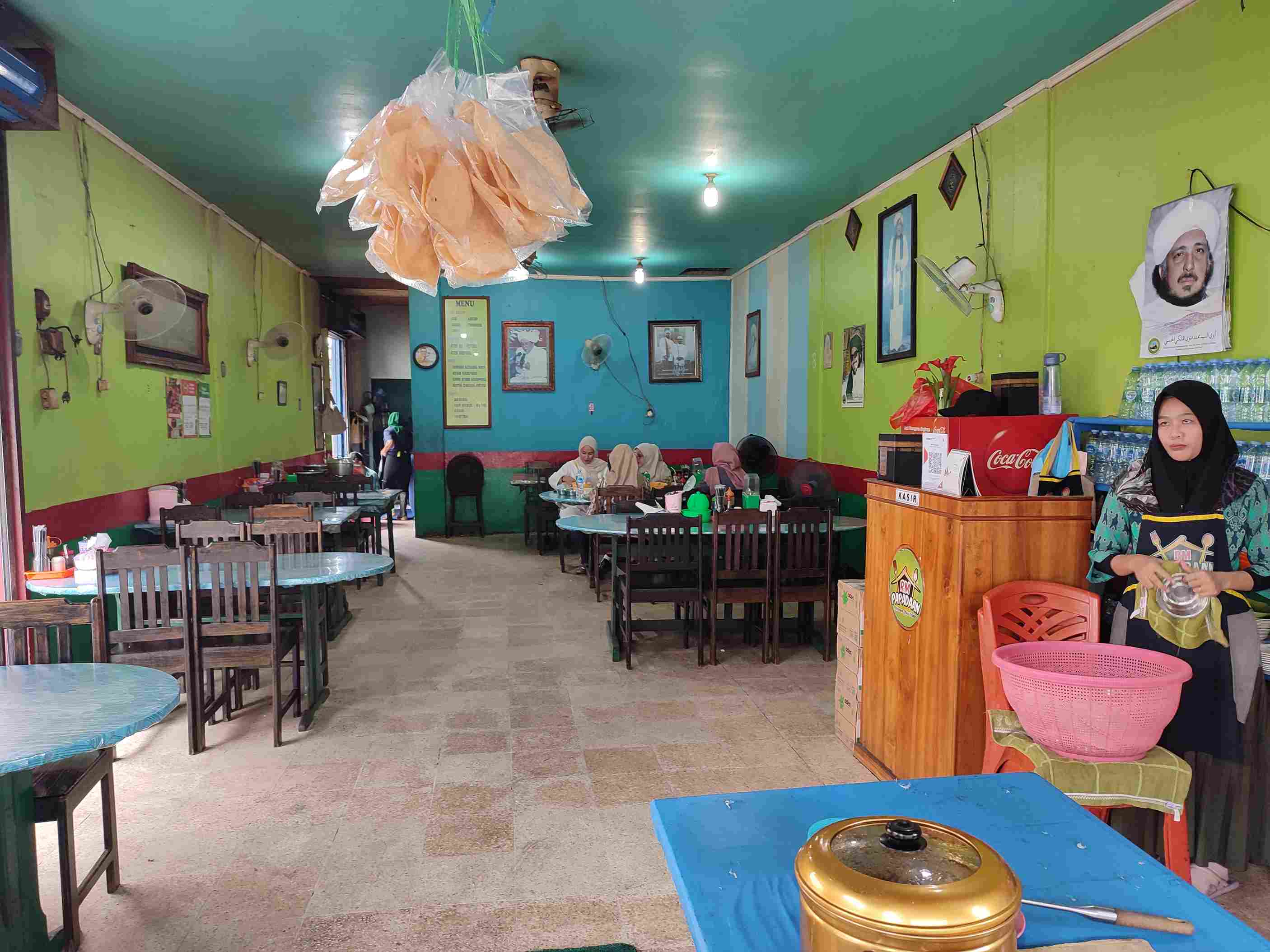 Suasana warung Papada