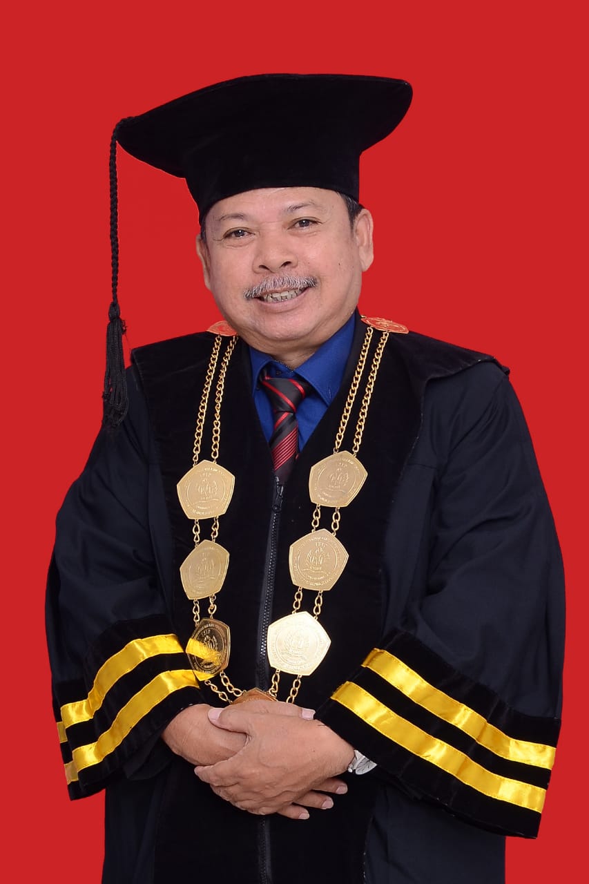 UNGGUL: Rektor IKIP PGRI Kaltim Suriansyah berkomitmen lulusan IKIP PGRI Kaltim akan terus mencetak SDM unggul untuk kemajuan Kaltim.