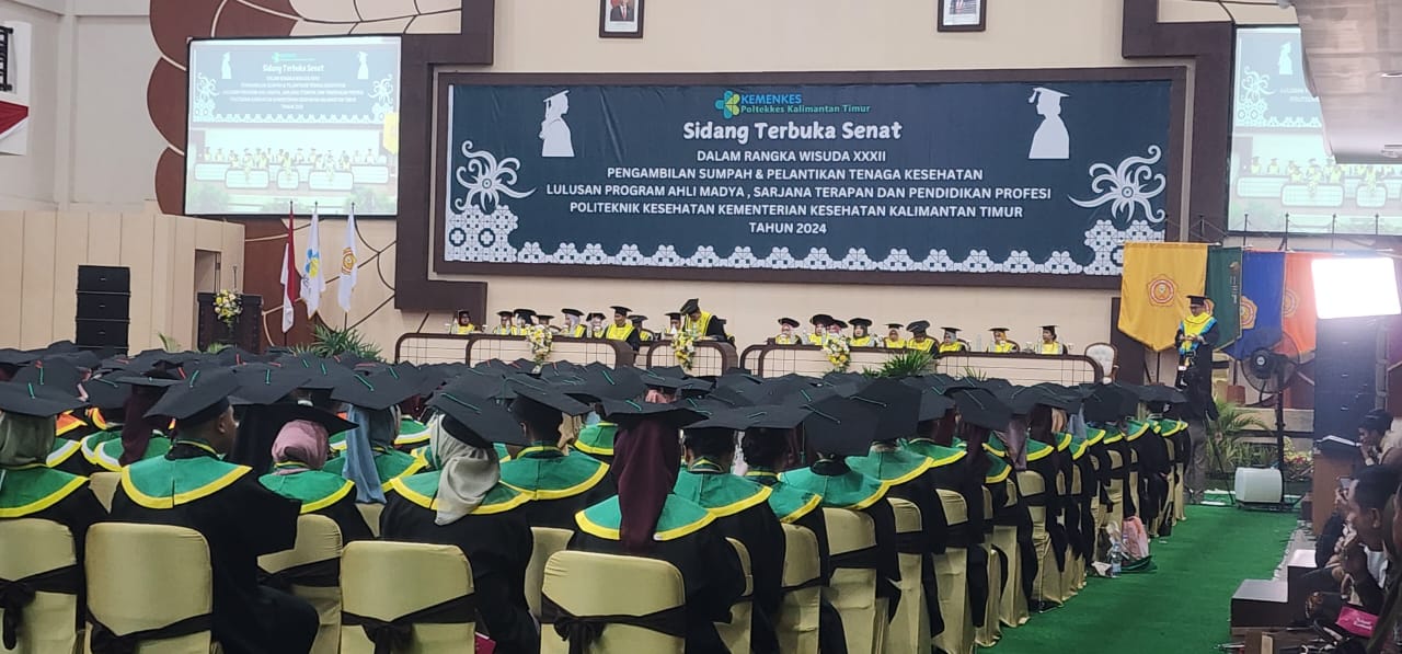 LULUSKAN: Poltekkes Kemenkes Kaltim berhasil luluskan 496 wisudawan di prosesi wisuda ke-XXXII di Gedung Auditorium Poltekkes Kaltim pada Selasa (8/10) lalu.