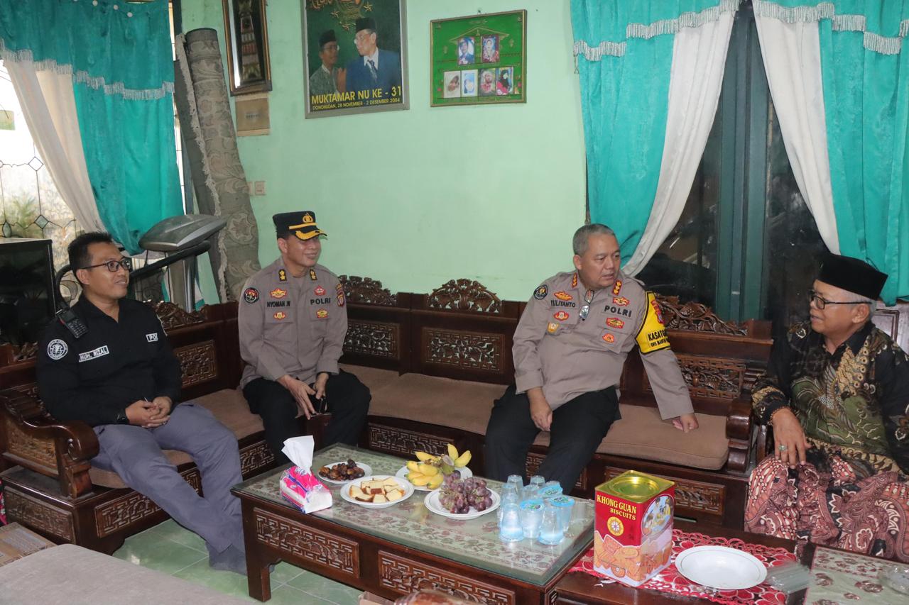 SILATURAHMI: Kabid Humas Polda Kaltim Kombes Pol Yuliyanto silaturahmi ke PC NU Samarinda guna mengajak menjaga stabilitas keamanan pilkada serentak.