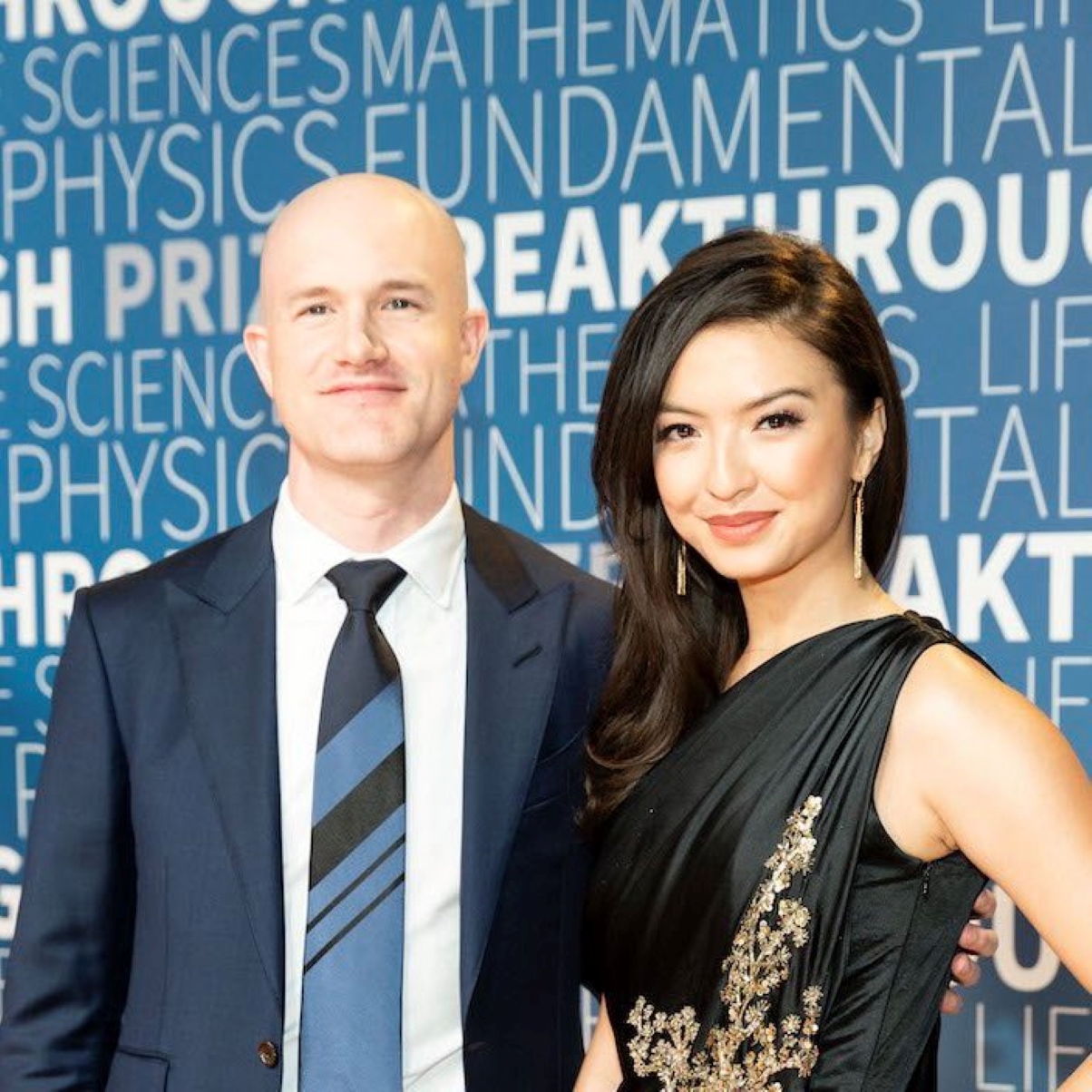 Brian Armstrong bersama Raline Shah.