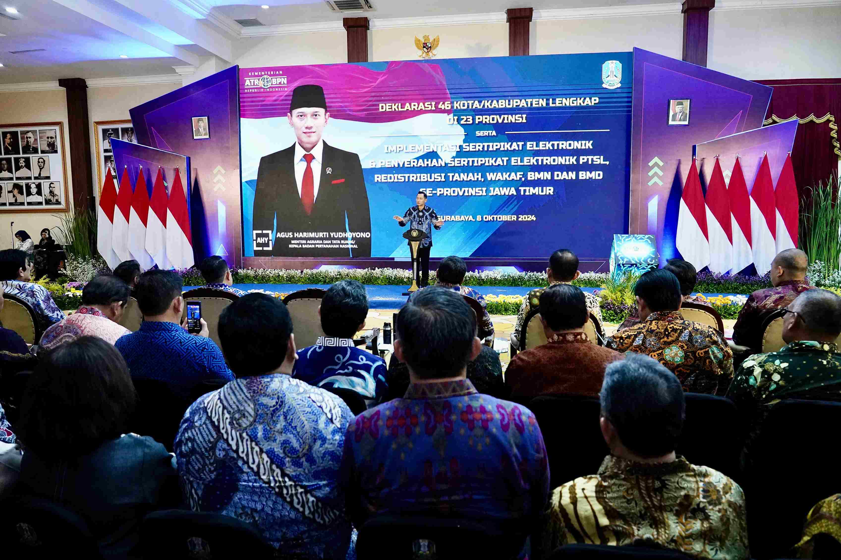 Menteri ATR/BPN Agus Harimurti Yudhoyono mengumumkan Balikpapan dan Samarinda termasuk dalam 46 daerah yang dinyatakan sebagai Kota Lengkap.