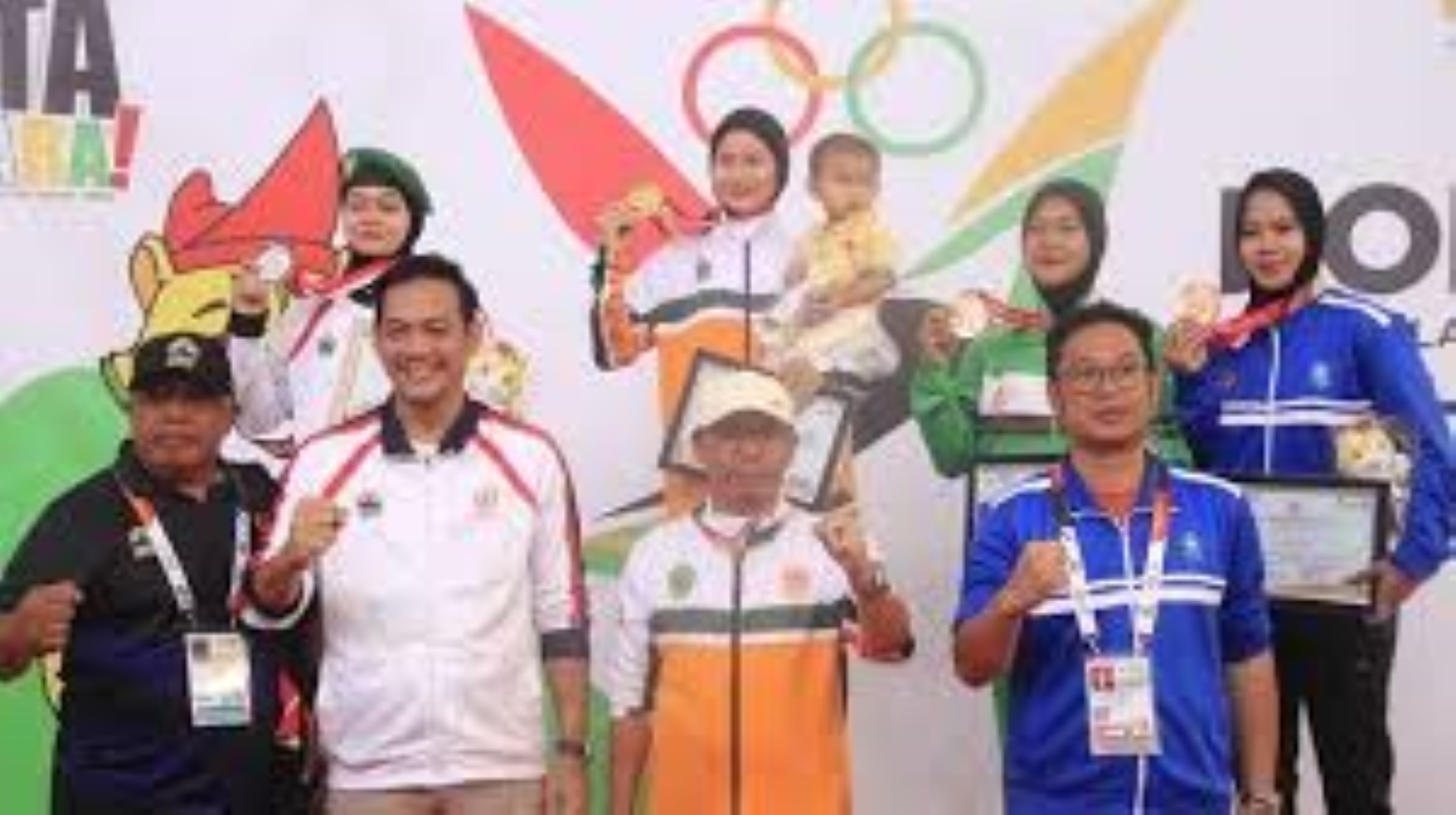 Atlet pencak silat Kaltim asal Bontang Dinda Nuraidha berhasil mendapatkan medali emas pada gelaran PON XXI&nbsp;Aceh-Sumut&nbsp;lalu.