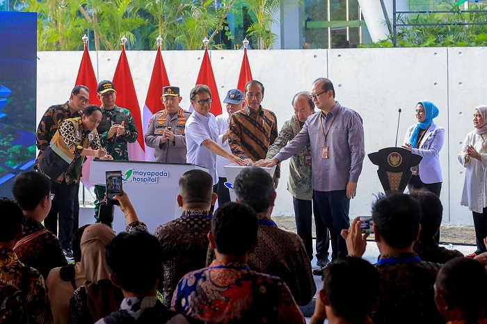Presiden Jokowi meresmikan Mayapada Hospital Nusantara yang berstandar internasional di IKN, Jumat (11/10).  (FUAD MUHAMMAD/KALTIM POST)