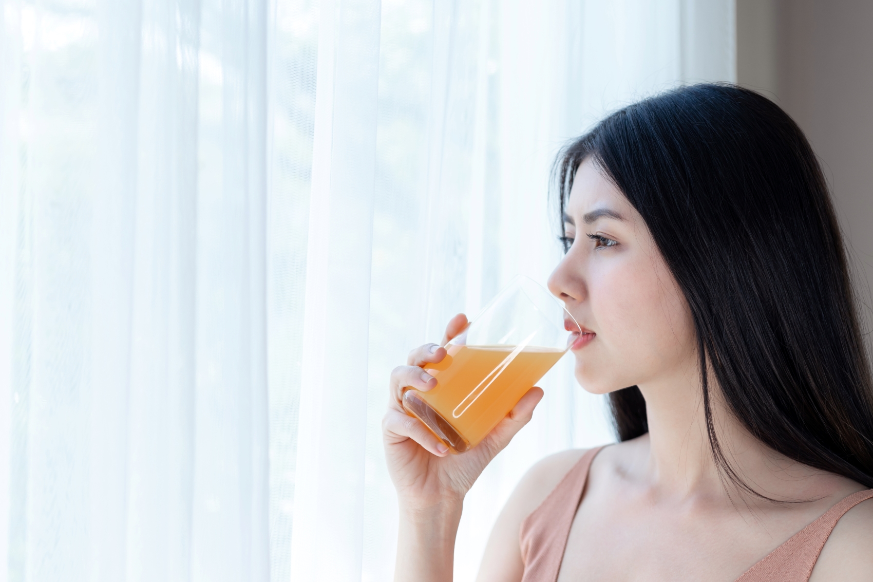 Minuman penambah kolagen memegang peran penting untuk kulit awet muda.