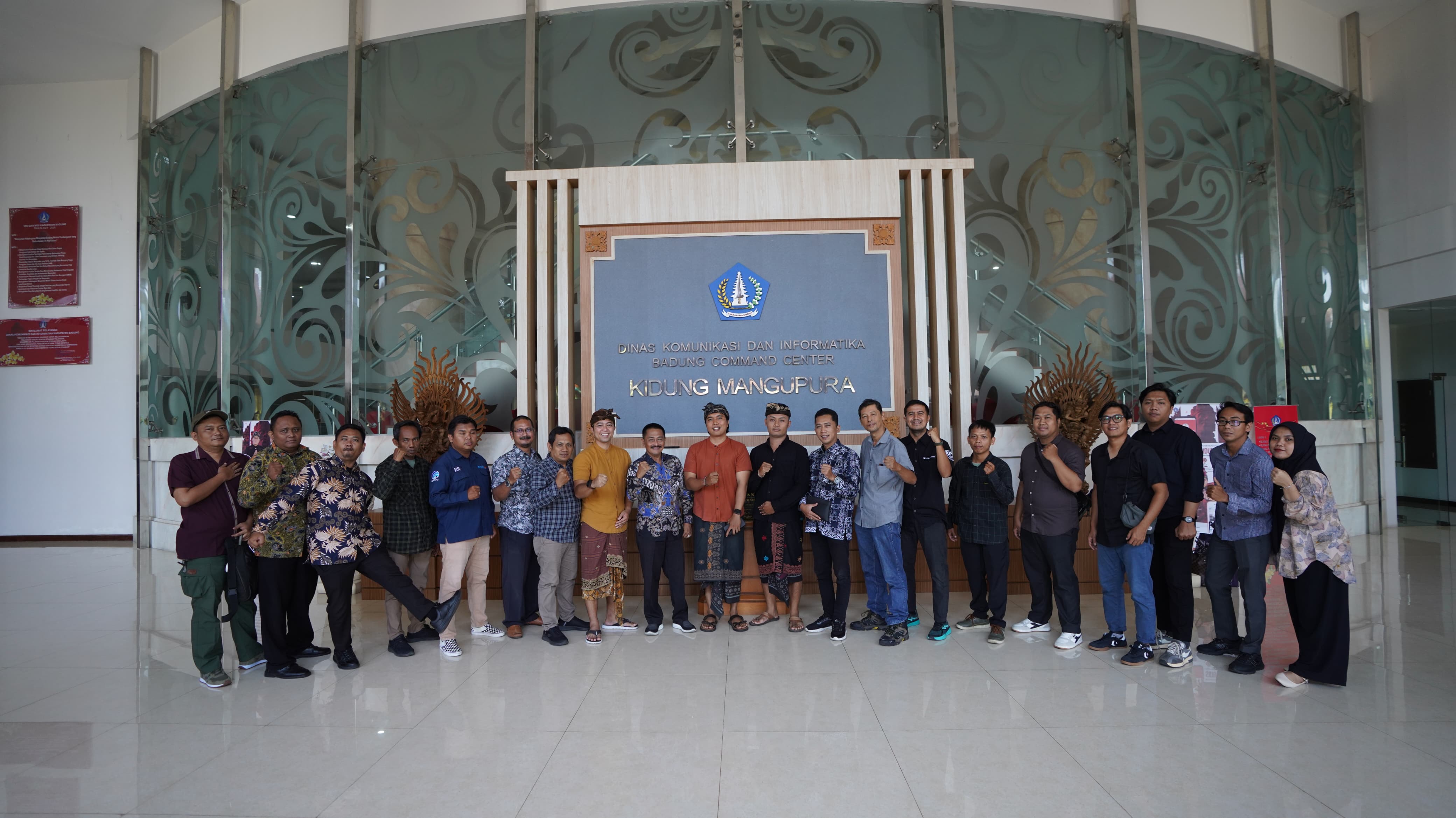 DISKUSI PEMBERITAAN: Diskominfo Badung saat menerima DKISP Paser dan para wartawan di ruang Command Center, Jumat (11/10/2024).&nbsp;(FOTO: HUMAS)