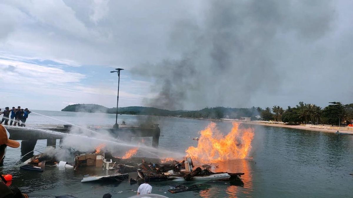 Insiden terbakarnya speedboat yang membawa rombongan Benny Laos.