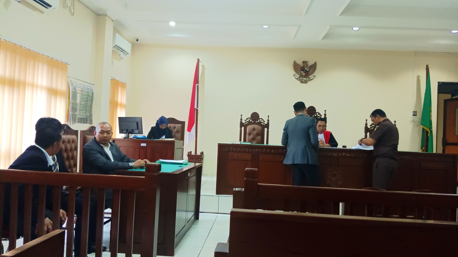KORUPSI: ARUKI, LP3HI, dan Almas Tsaqibbirru melayangkan surat permohonan pra peradilan di PN Balikpapan terkait kasus dugaan korupsi di PT KTT yang mandek.
