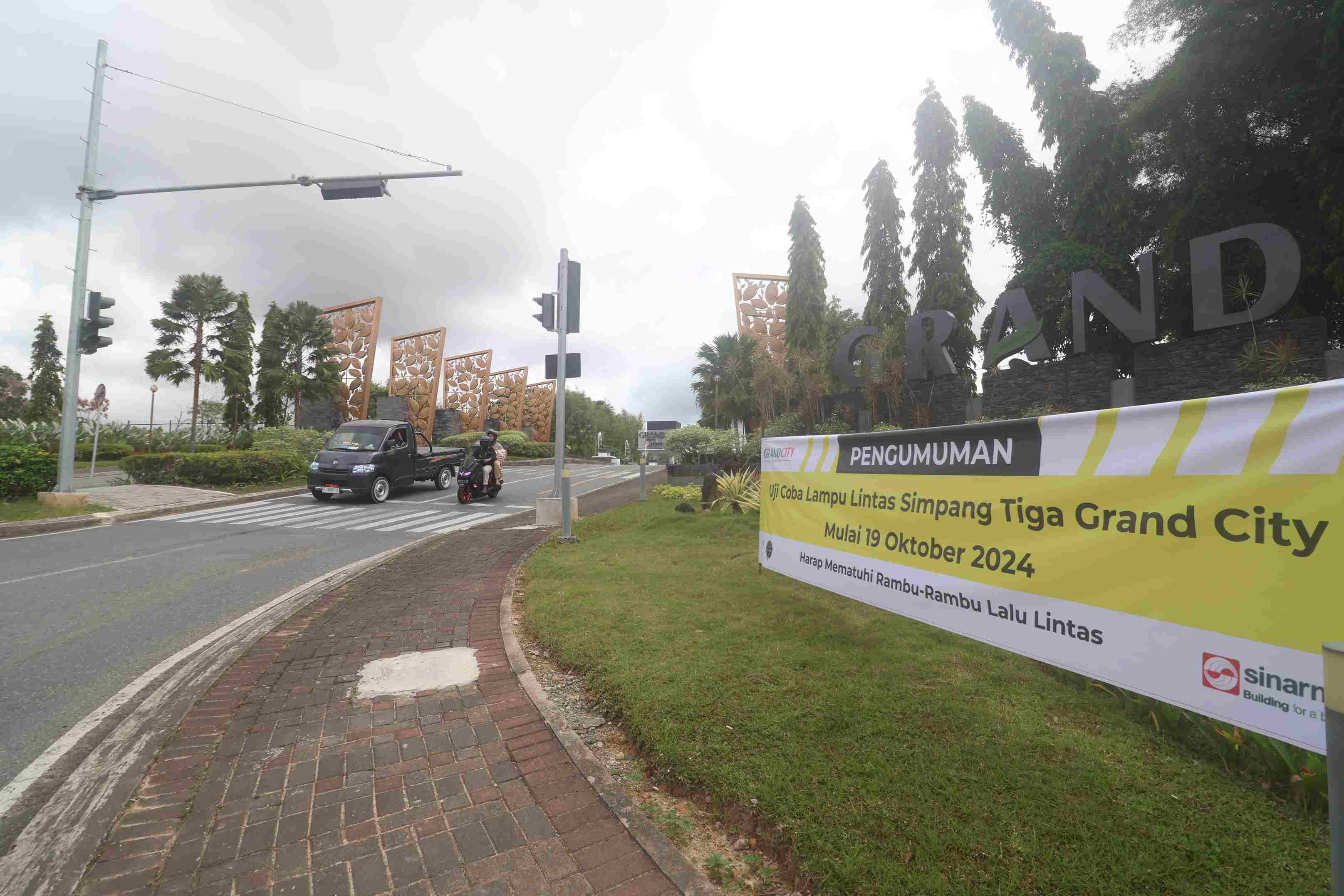 Traffic light di Simpang Grand City Balikpapan segera diaktifkan. (Foto: Anggi/KP)
