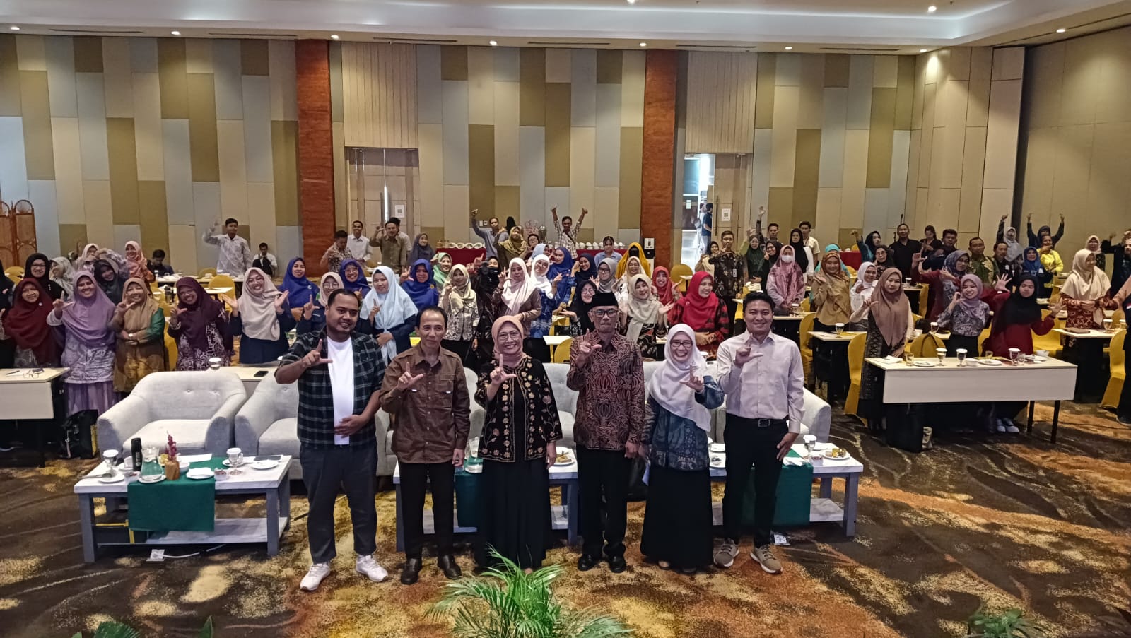 DORONG: Anggota DPR RI Hetifah Sjaifudian mendorong peningkatan kapasitas tenaga pendidik tingkat PAUD untuk wujudkan Indonesia Emas 2045, Kamis (17/10/2024). (FOTO: BAYU)