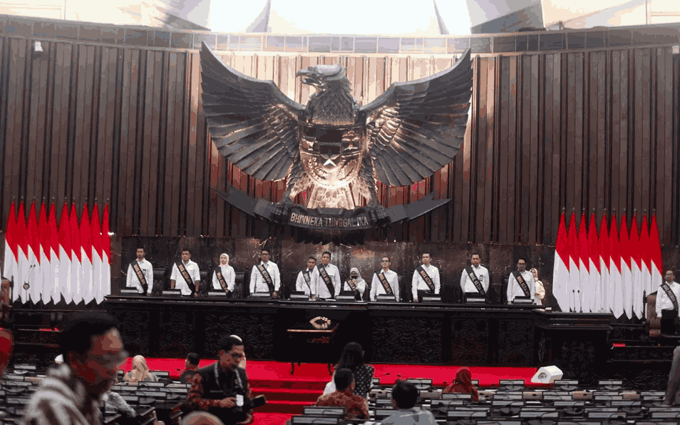 Geladi kotor persiapan pelantikan Presiden Prabowo Subianto dan Wakil Presiden Gibran Rakabuming di Gedung Nusantara. (Foto: Jawa Pos)