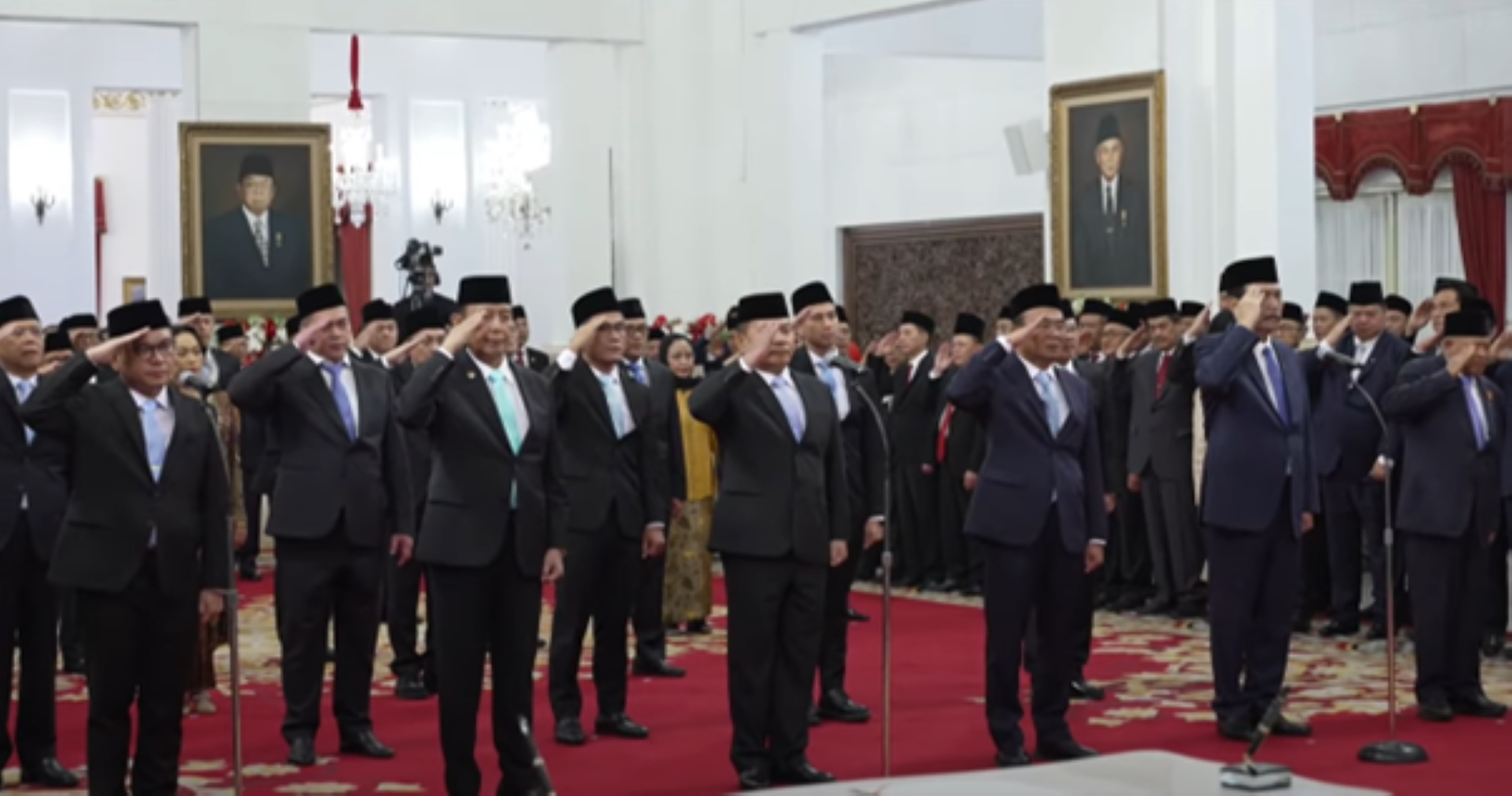 Sejumlah kepala badan, utusan khusus presiden, penasihat khusus presiden, dan staf khusus presiden, dilantik Presiden Prabowo Subianto, Selasa (22/10/2024).