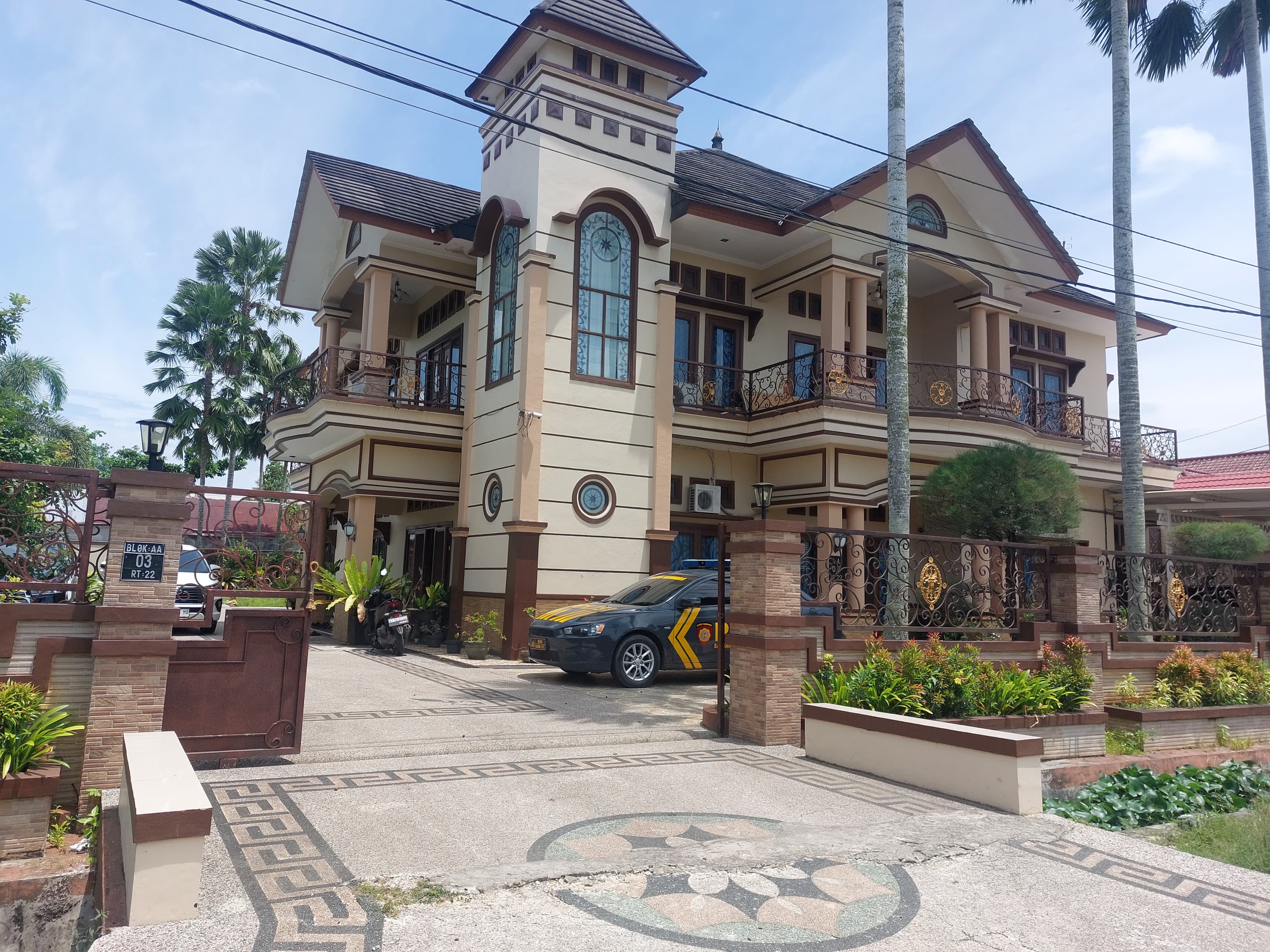 Rumah pejabat di Kukar yang digeledah KPK. (Foto: Rifqi/KP)