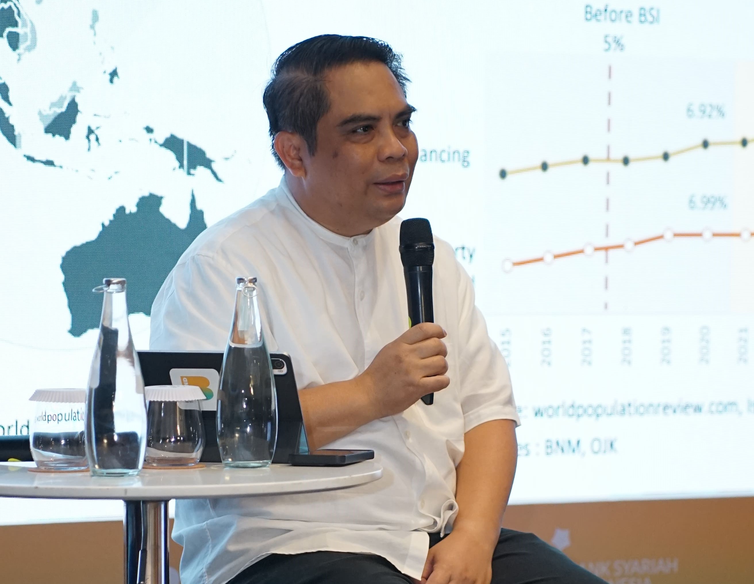 TERPERCAYA: Direktur Sales and Distribution BSI Anton Sukarna membeberkan strategi BSI dalam membantu nasabah merencanakan dana haji.