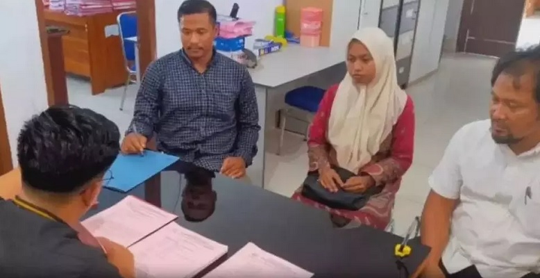 Supriyani, seorang guru honorer di SDN Baito, Konawe Selatan dimintai keterangan kejaksaan.