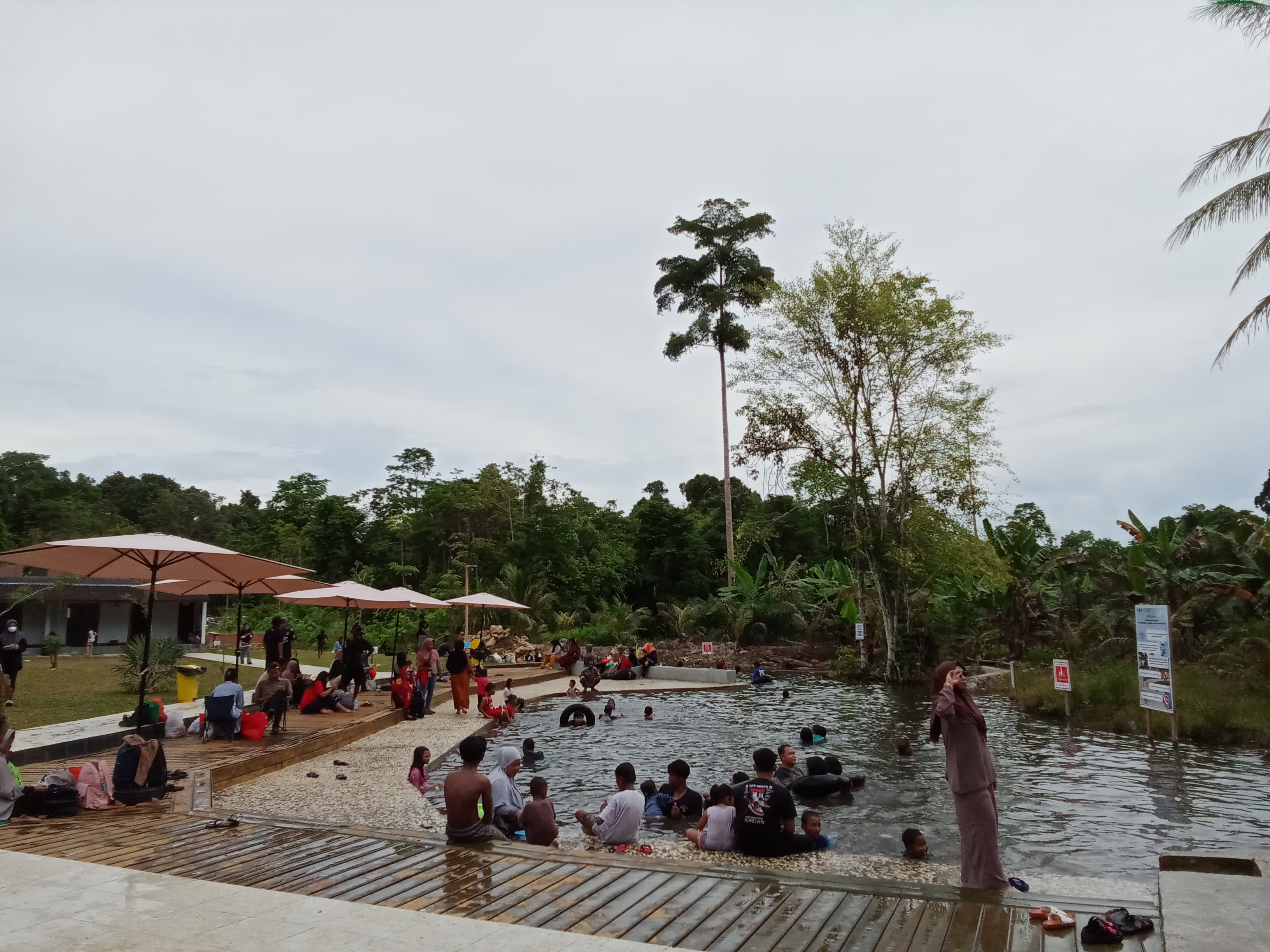 REVITALISASI: Wisata Air Panas Asin Pamapak di Biatan direvitalisasi menjadi objek wisata yang representatif menggunakan anggaran DBH-DR senilai Rp 4,7 miliar.