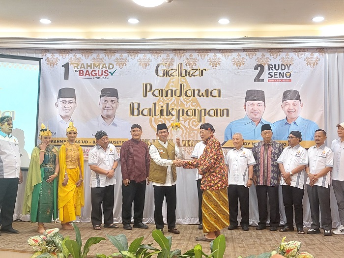 Relawan Geber Pendowo Balikpapan menyampaikan dukungan pada pilkada 2024. Berlokasi di Hotel Pacific, Minggu (27/10).