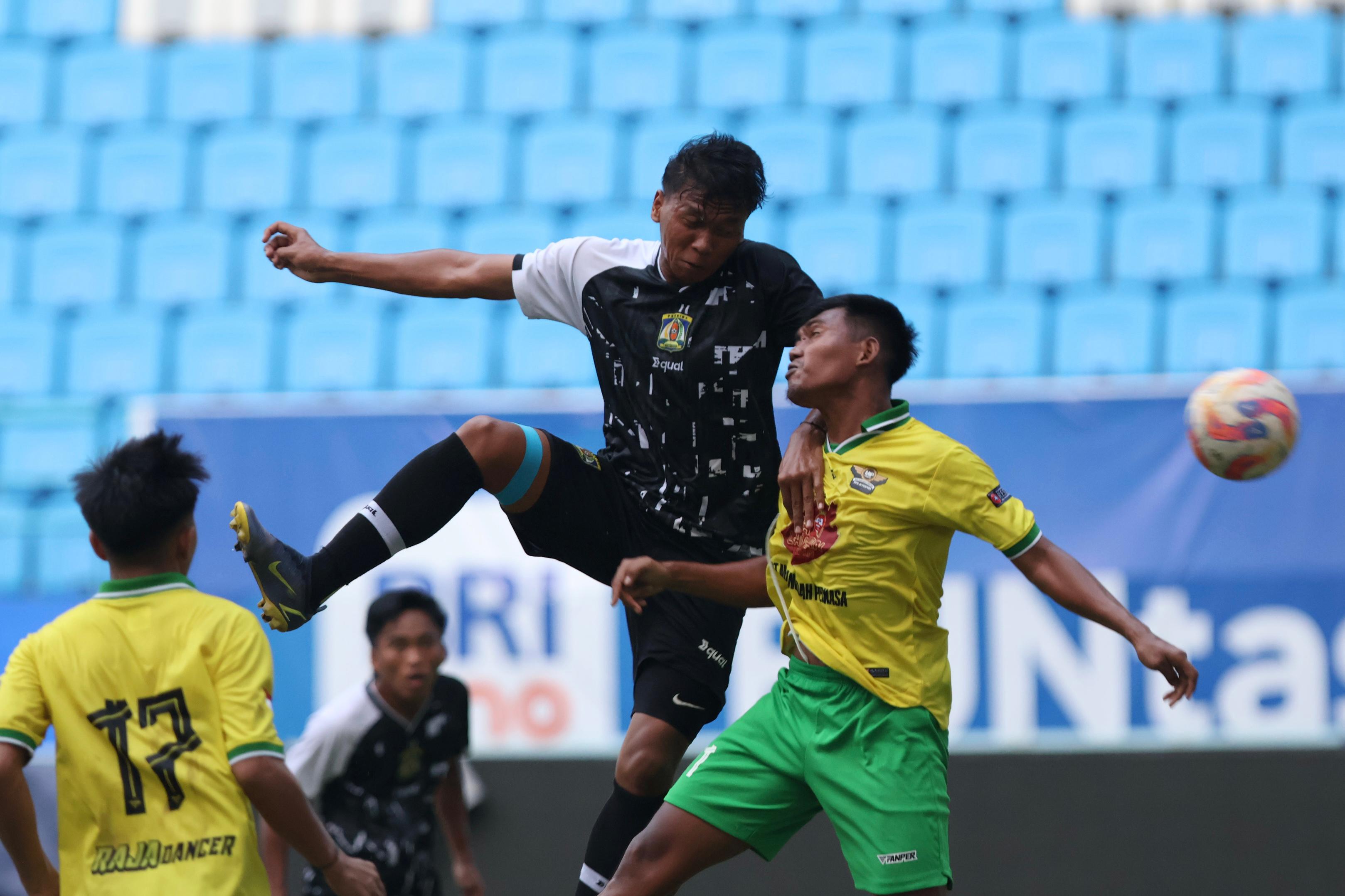 Friendly match Persiba Balikpapan dengan Jiggy-Jig. (Foto: Anggi/KP)