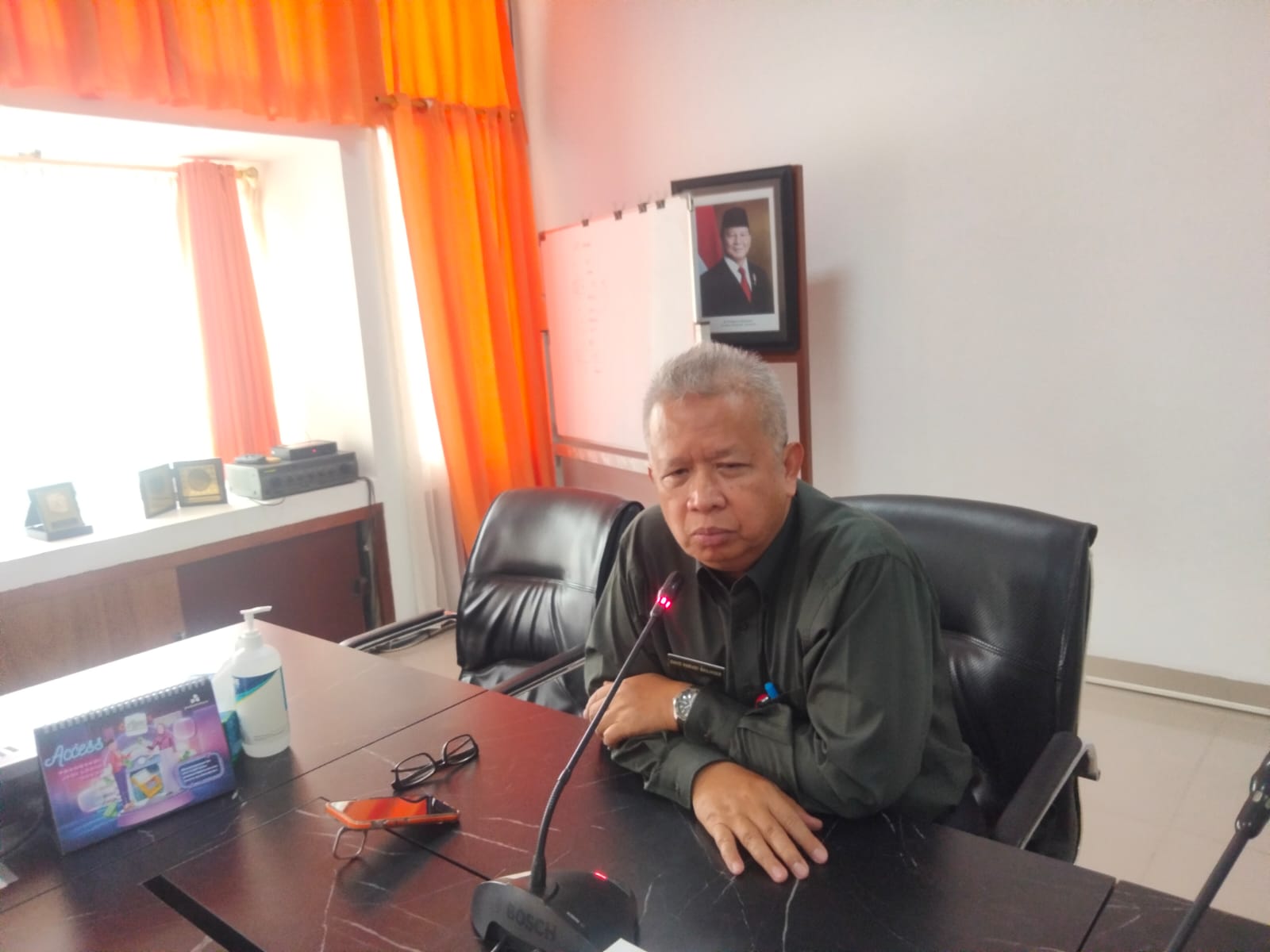 TERBAIK: Direktur RSUD AWS Samarinda dr David Hariadi Masjhoer menjelaskan soal diraihnya penghargaan dari Persi lewat layanan pasien kanker.