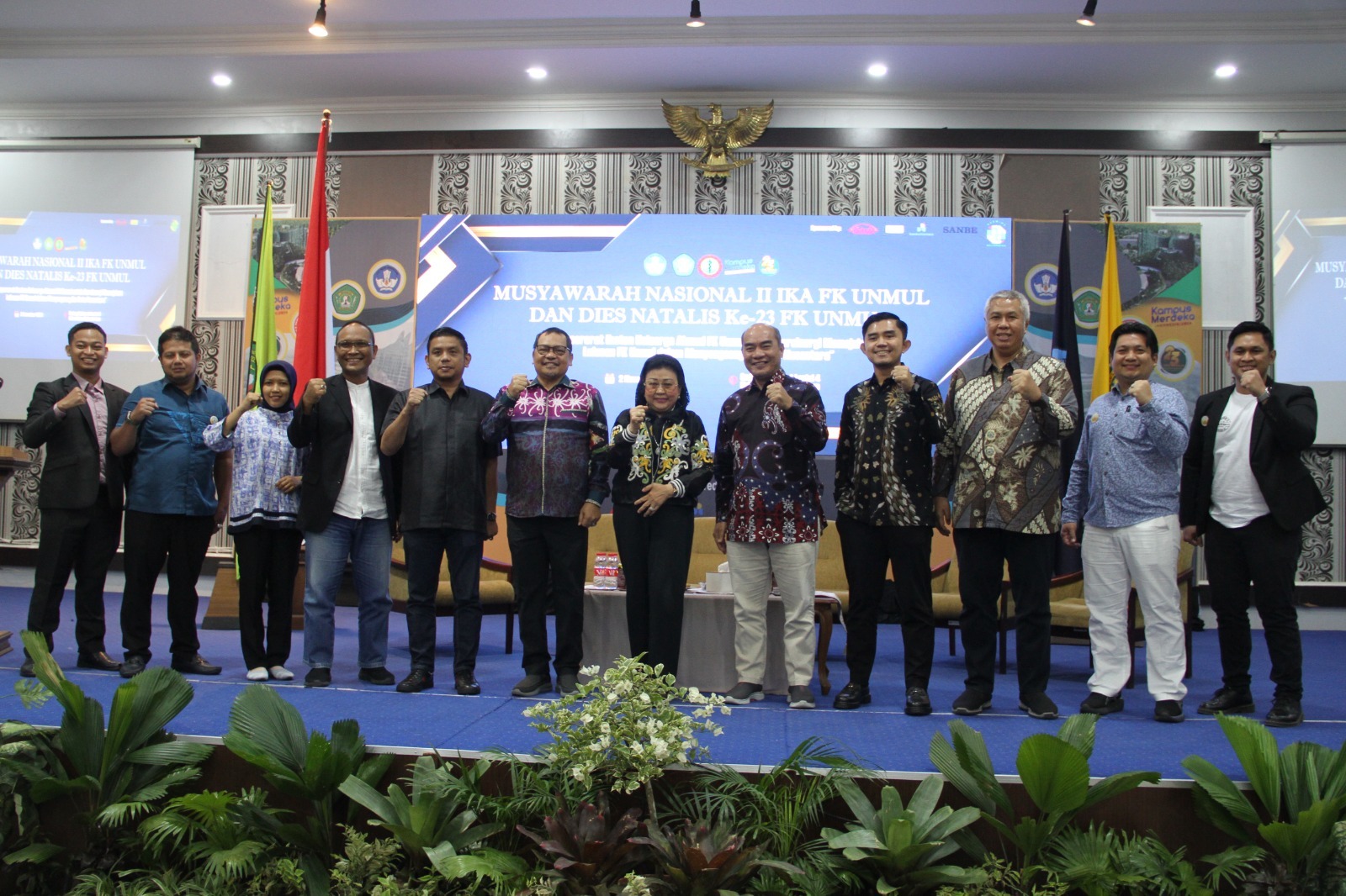 MUNAS: Tampak jajaran civitas akademika fakultas kedokteran Unmul bersama para jajaran IKA Fakultas Kedokteran saat pembukaan munas dan diskusi.