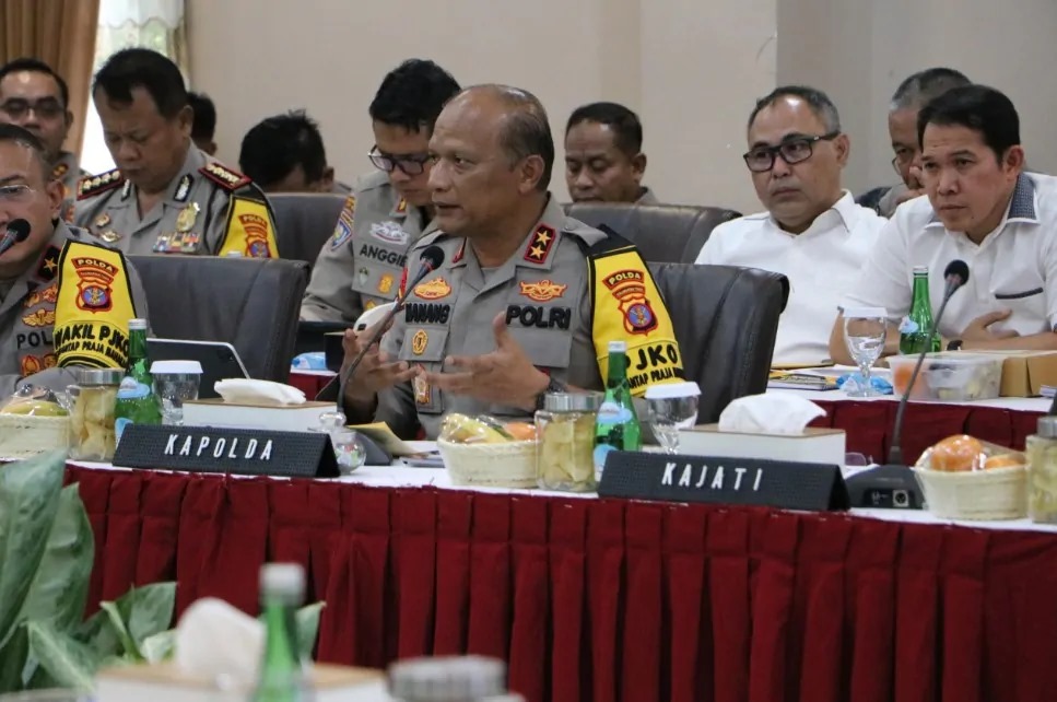 TEGAS: Kapolda Kaltim Irjen Pol Nanang Avianto memaparkan kamtibmas serta penegakan hukum tambang illegal dan kesiapan dalam pengamanan pilkada serentak.
