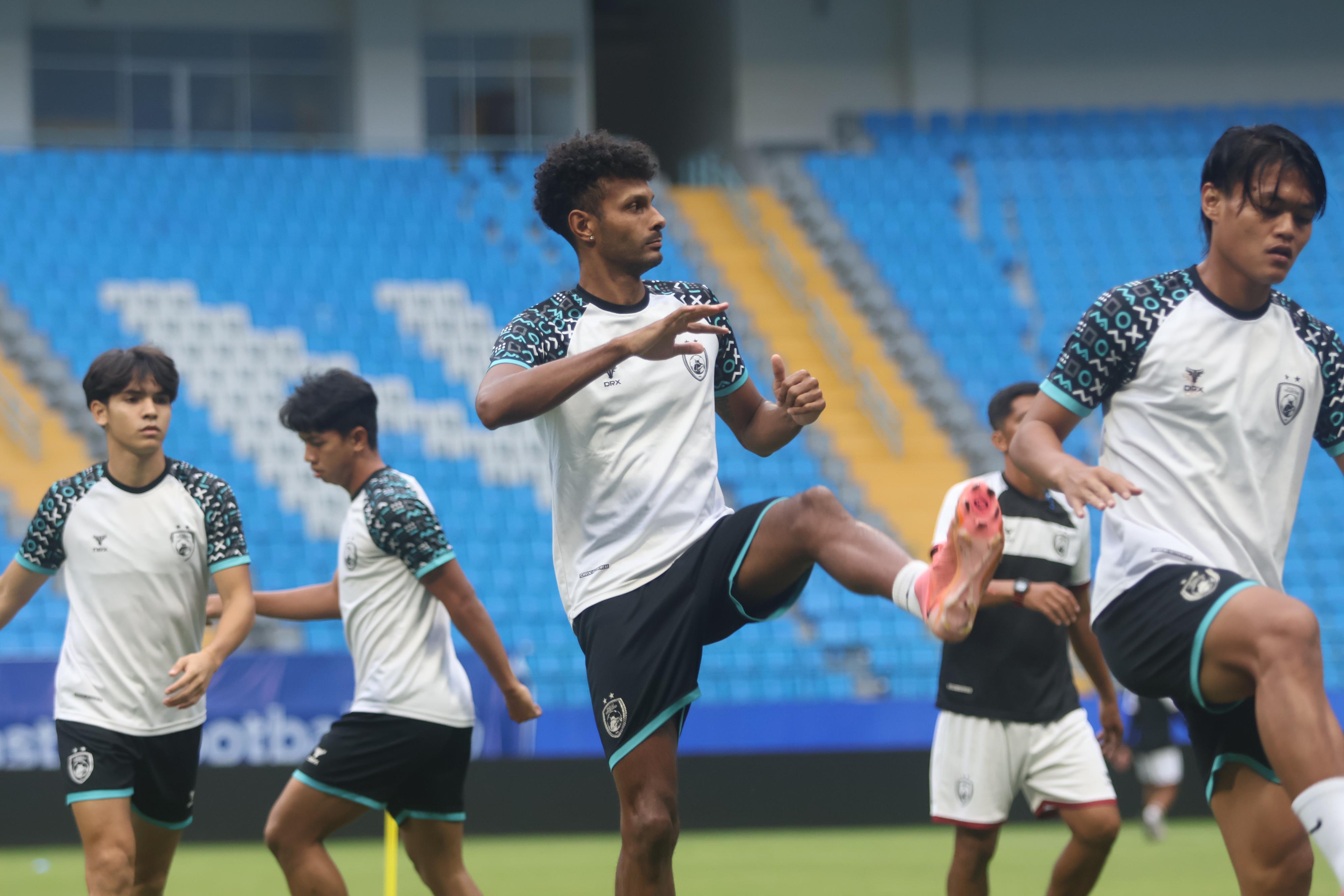 AMBISI: PSM Makassar dan Persik Kediri sama-sama berhasrat bawa pulang tiga poin penuh. (FOTO: ANGGI PRADITHA/KP)