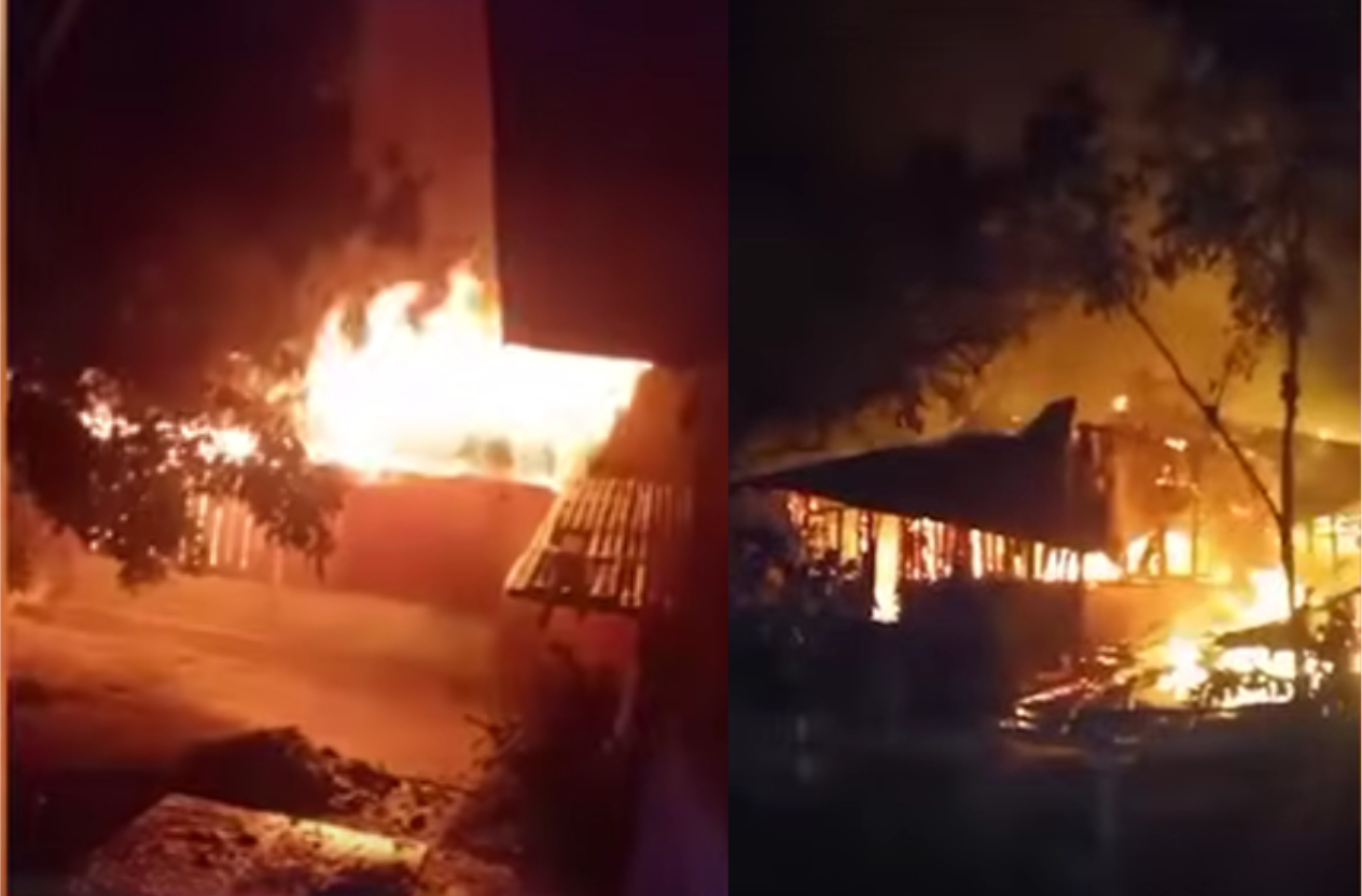 Rumah warga di sekitar Gunung Lewotobi Laki-Laki terbakar akibat letusan gunung disertai hujan batu dan petir.