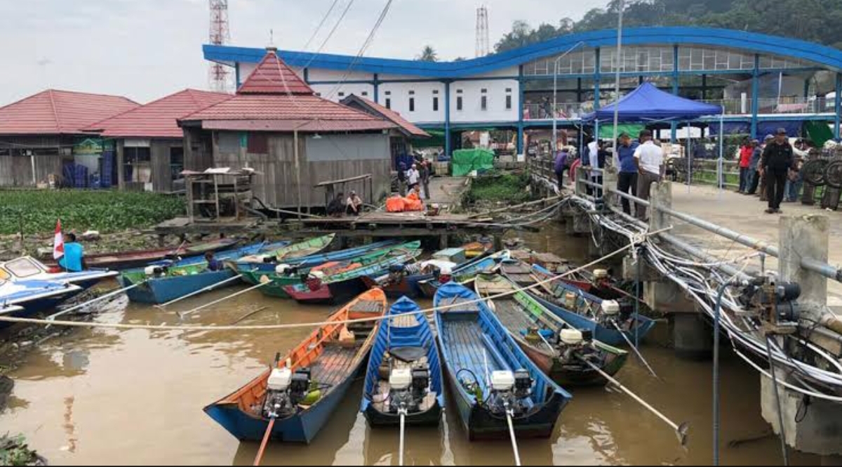 POLEMIK: Pemprov akui kekurangan SDM dalam pengelolaan Pangkalan Pendaratan Ikan (PPI) di Jalan Lumba-Lumba, Kecamatan Samarinda Ilir. (FOTO: IST)