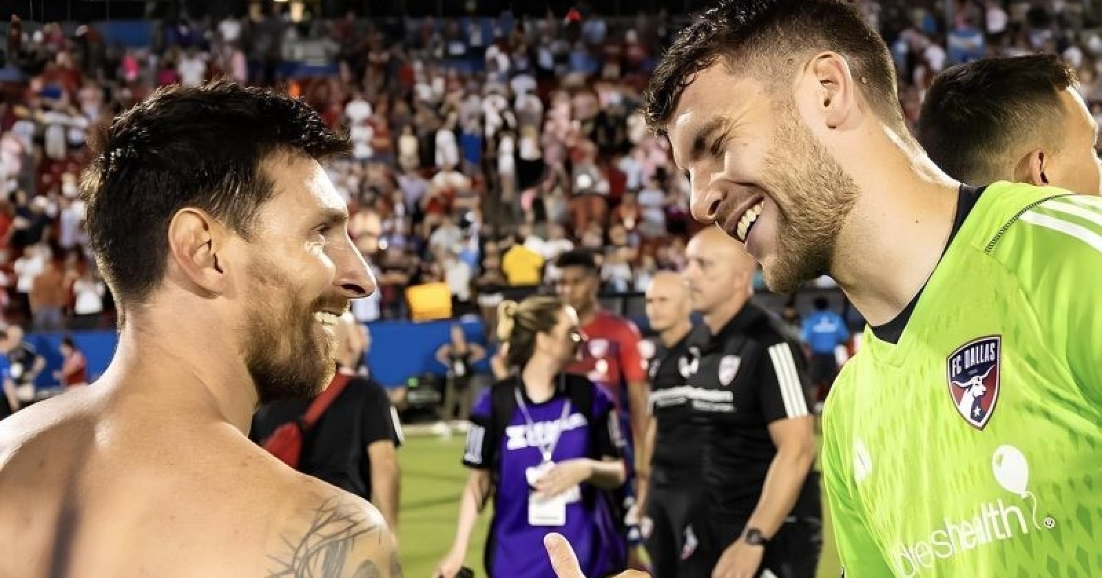 Maarten Paes dan Lionel Messi di laga MLS All Star 2024.