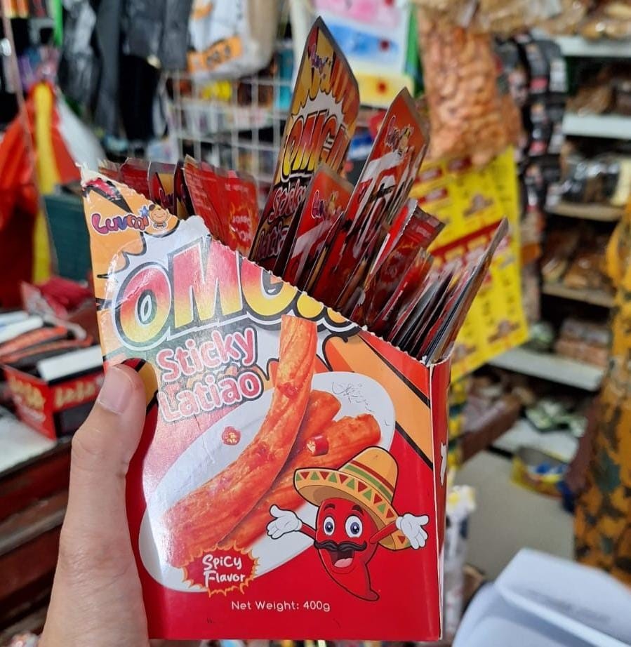 JANGAN DIKONSUMSI : Salah satu produk Latiao yang dilarang peredarannya karena mengandung bakteri berbahaya.