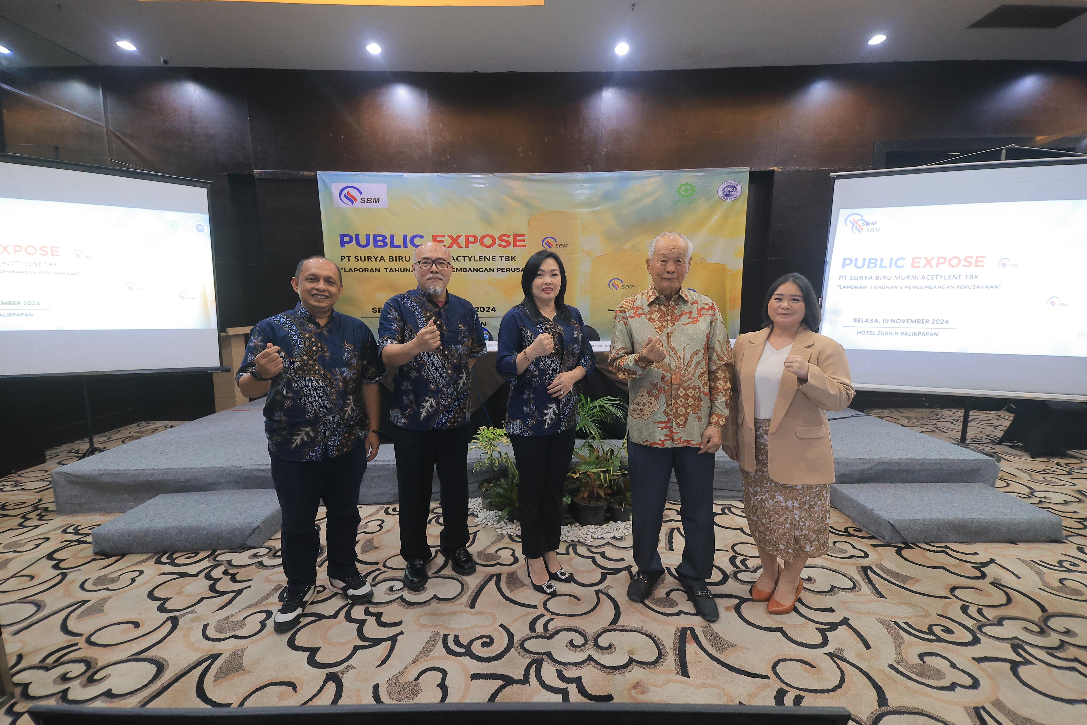 BERINOVASI: Komisaris Utama Effendi (kedua kanan) dan Direktur Utama Rini Dwiyanti (tengah) berserta direksi SBMA. Berbagai langkah strategis telah dirancang dan optimistis 2025.
