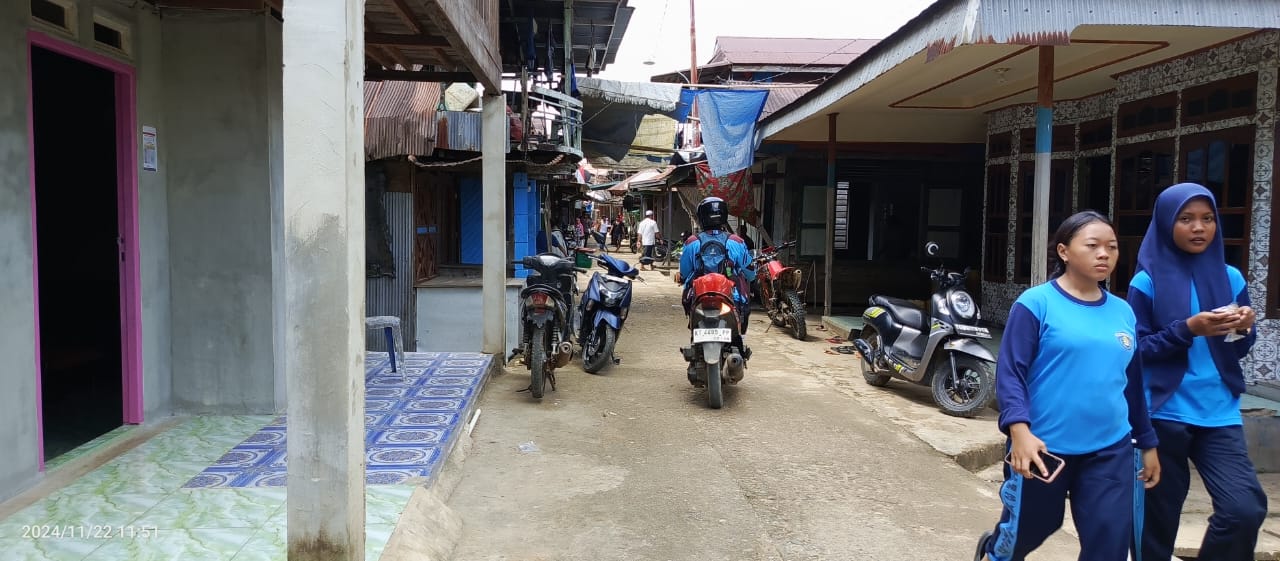 SEPI: Salah satu sudut Kampung Kelian Dalam semakin terasa sepi setelah ditinggal pemburu emas.