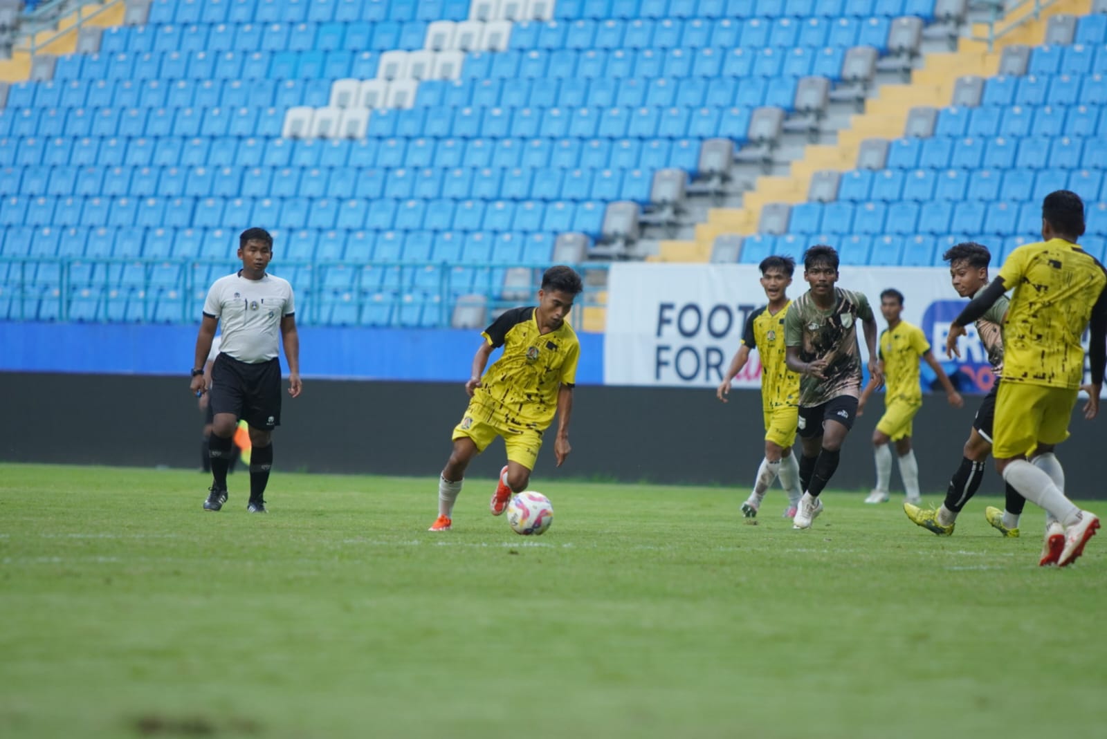 TAKLUK: Persiba Balikpapan tunduk atas Borneo FC U-20 pada laga friendly match di Stadion Batakan, Jumat (22/11).