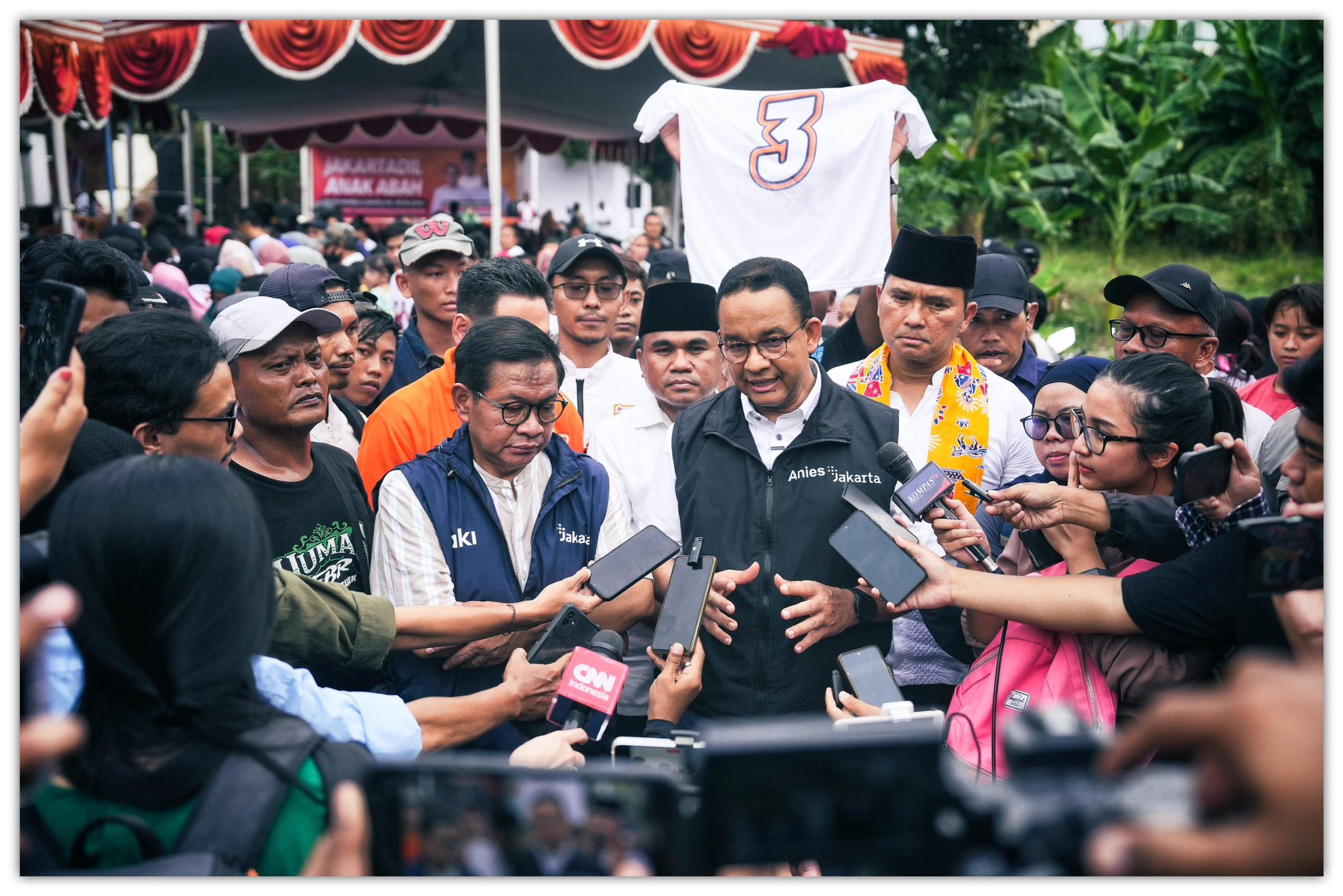 Anies Baswedan bersama Pramono Anung usai kampanye di Kapuk.