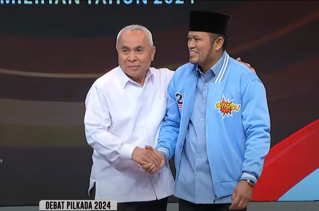 Debat Ketiga Pilgub Kaltim, Cagub Isran Noor (kiri) dan Cagub Rudy Masud, Jumat (22/11/2024).