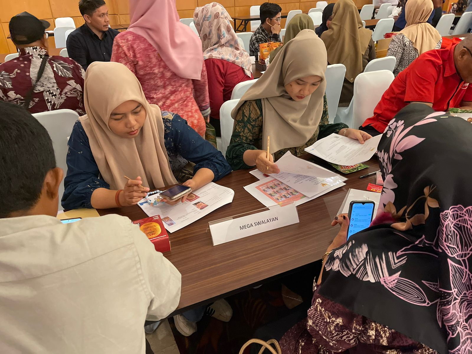 BUKA PELUANG: Business matching antara pelaku UMKM dengan hotel dan retail modern diyakini bakal membuka peluang pasar lebih luas. Juga potensi pengenalan dan distribusi produk lokal.