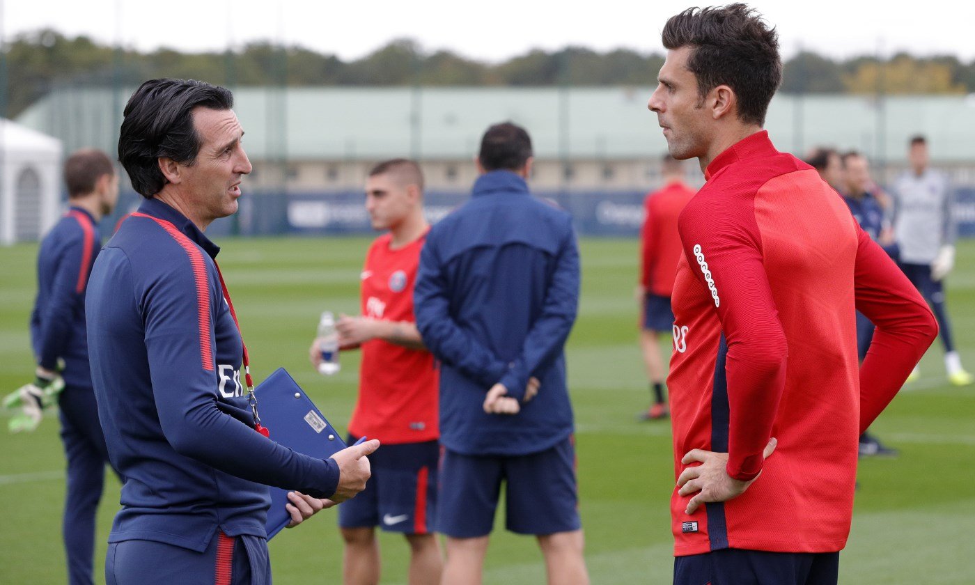 Unai Emery (kiri) dan Thiago Motta saat masih bersama di Paris Saint-Germain.