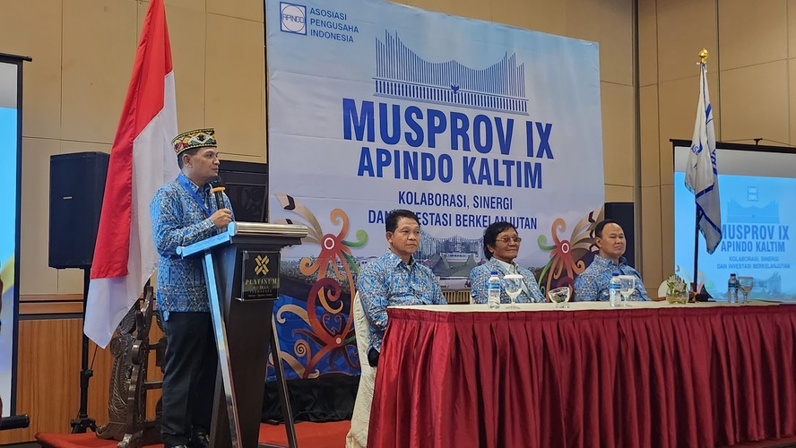 SELAMAT: Arbiantinus pimpin Apindo Kaltim Periode 2024-2029 menggantikan Slamet Brotosiswoyo yang telah menjalankan amanah tiga periode.