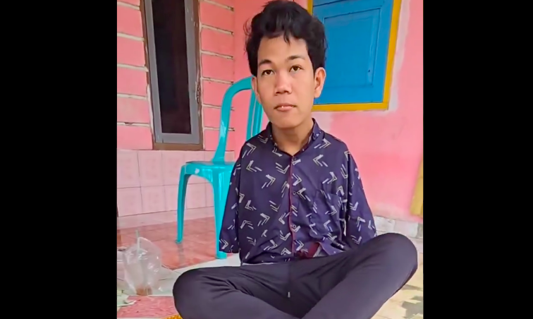 I Wayan Agus Suartama alias Agus Buntung berdalih dirinya yang dipaksa.