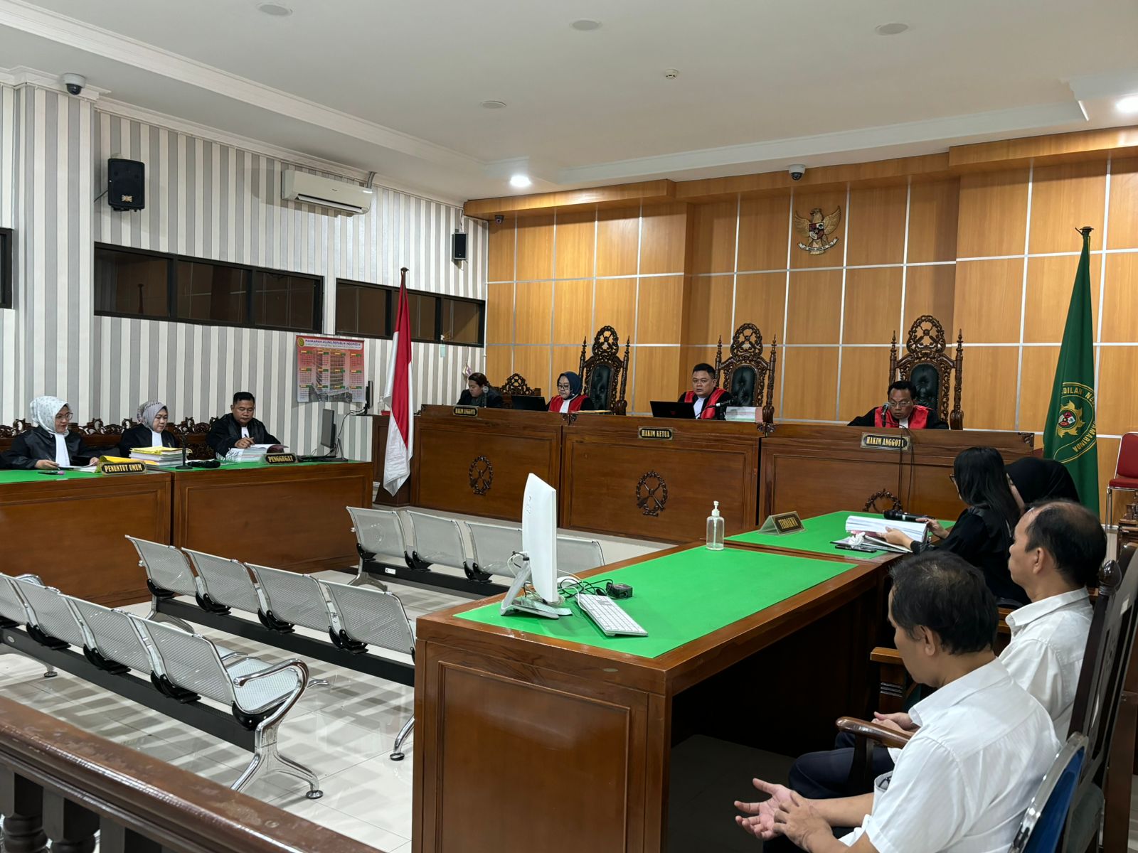 SAKSI: Perkara Korupsi TPP di RSUD AWS kembali bergulir di Pengadilan Tipikor Samarinda. Tiga dokter diperiksa terkait daftar penerima tunjangan, Selasa (7/1/2025). (FOTO: BAYU)