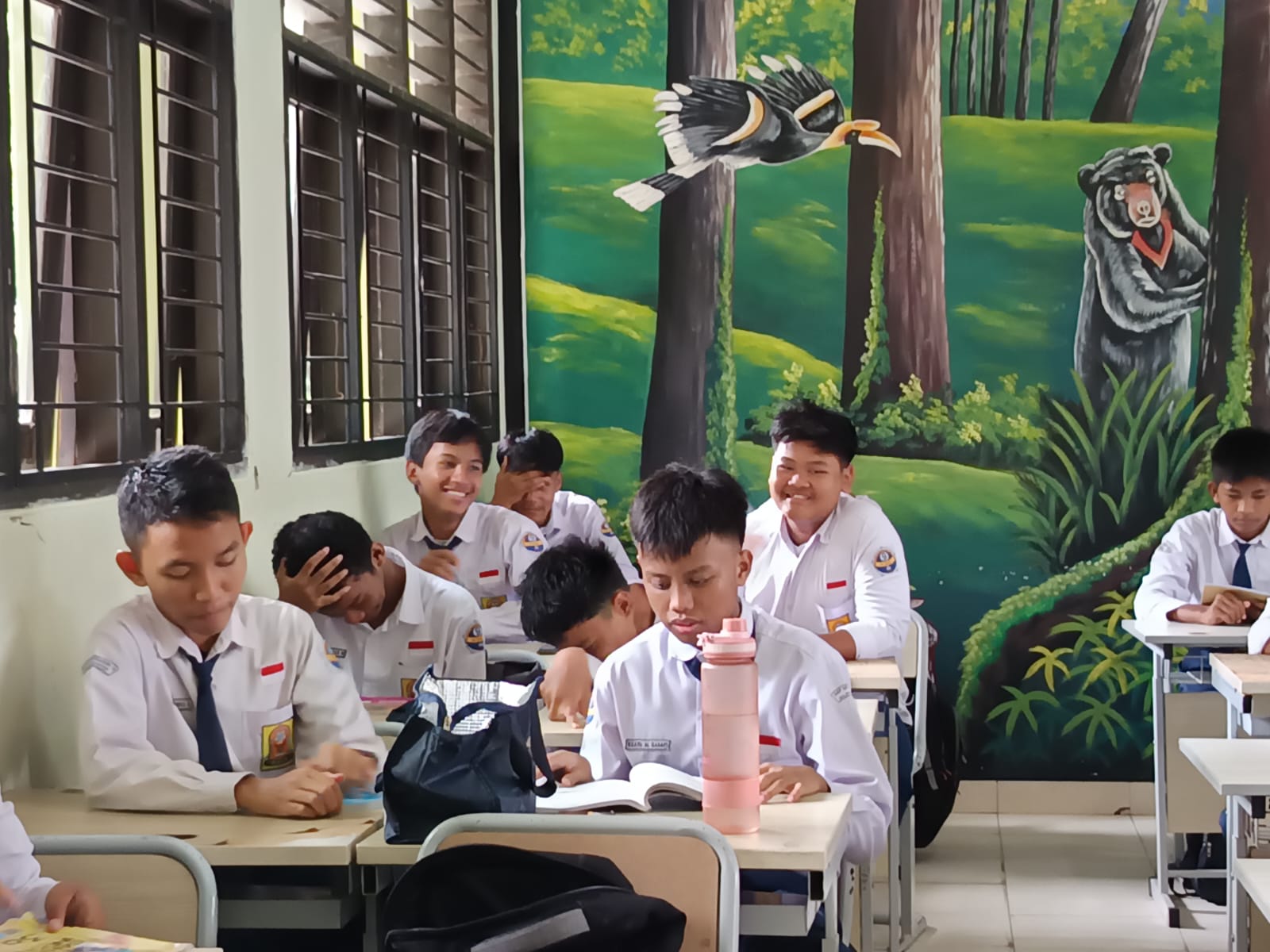 SEGERA DIMULAI: Untuk siswa SMP dan SMA/SMK memiliki menu makanan yang dihargai sebesar Rp 10 ribu per porsi.