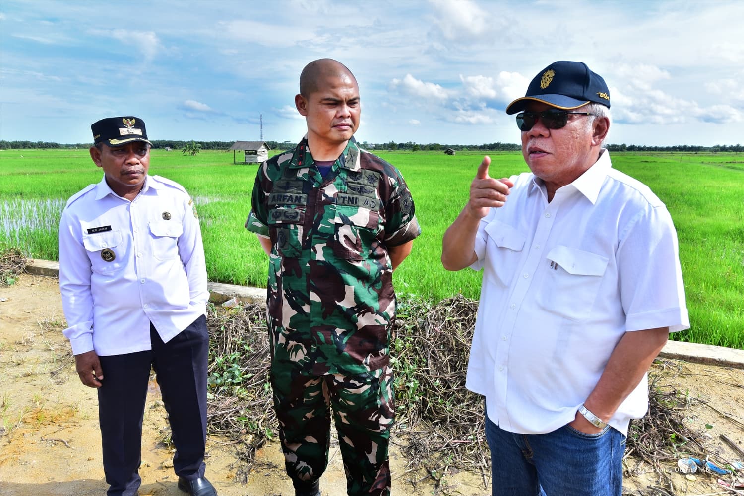 PERSIAPAN: Kepala Otorita IKN Mochamad Basuki Hadimuljono meninjau DIR Sebakung di Kecamatan Babulu, Kabupaten Penajam Paser Utara, Rabu (8/1).