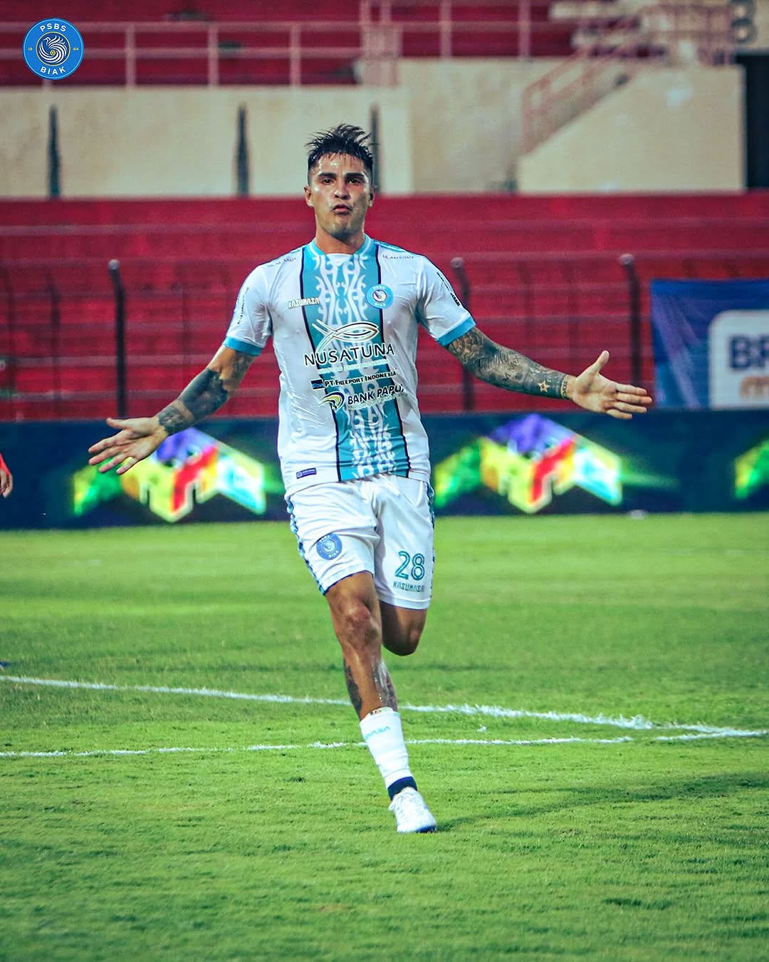 PSBS Biak menahan Persib Bandung dengan 1-1. Gol tuan rumah diciptakan Pablo Arganaraz. (Foto: IG/Arganaraz)