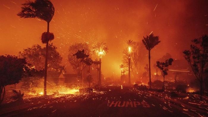 Kebakaran hebat yang melanda Los Angeles Amerika Serikat.