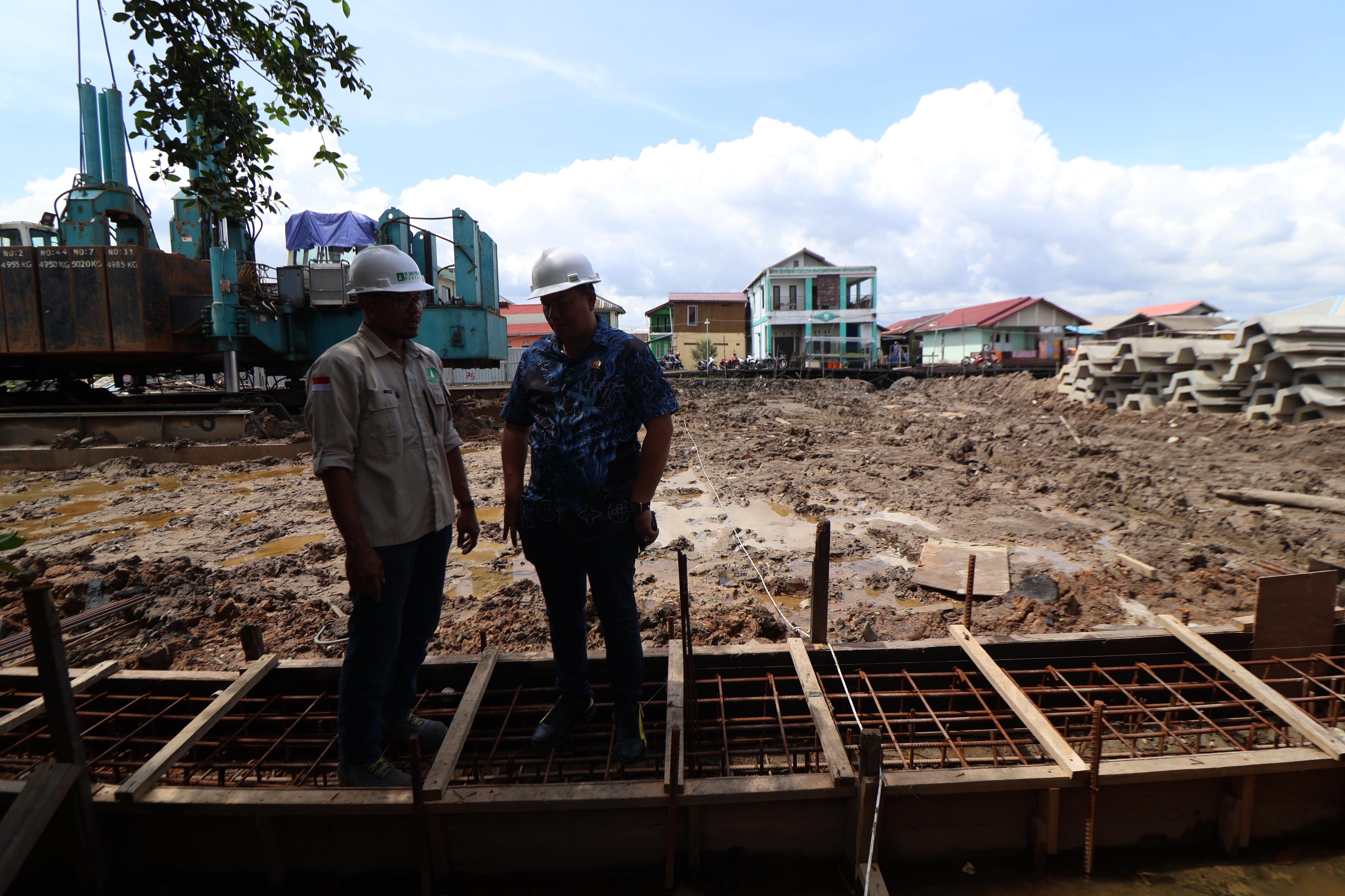 HARUS RAMPUNG: Sempat terkendala lahan, kontraktor harus merampungkan pembangunan RS Sayang Ibu selama perpanjangan waktu kerja selama 180 hari.