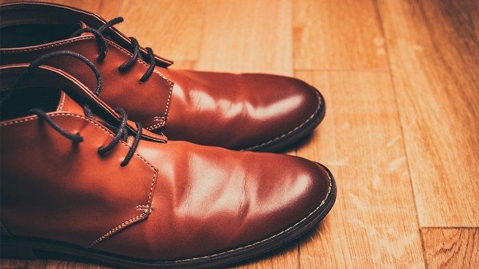 Ilustrasi sepatu kulit.