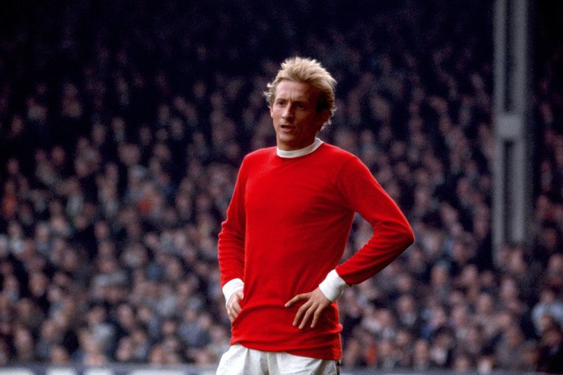 Denis Law, eks striker MU kala masih aktif bermain sepak bola.