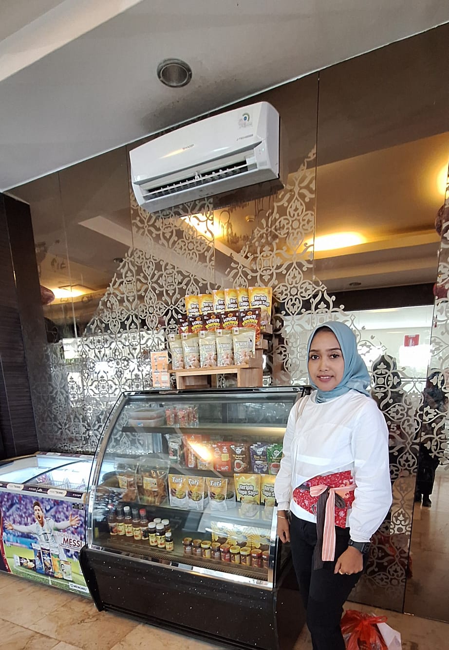 DIGODOK: Rencananya produk UMKM ke depan tidak hanya mejeng di UMKM Corner lobi hotel. Namun juga sudah termasuk harga kamar. Rencana tersebut digodok dalam waktu dekat.