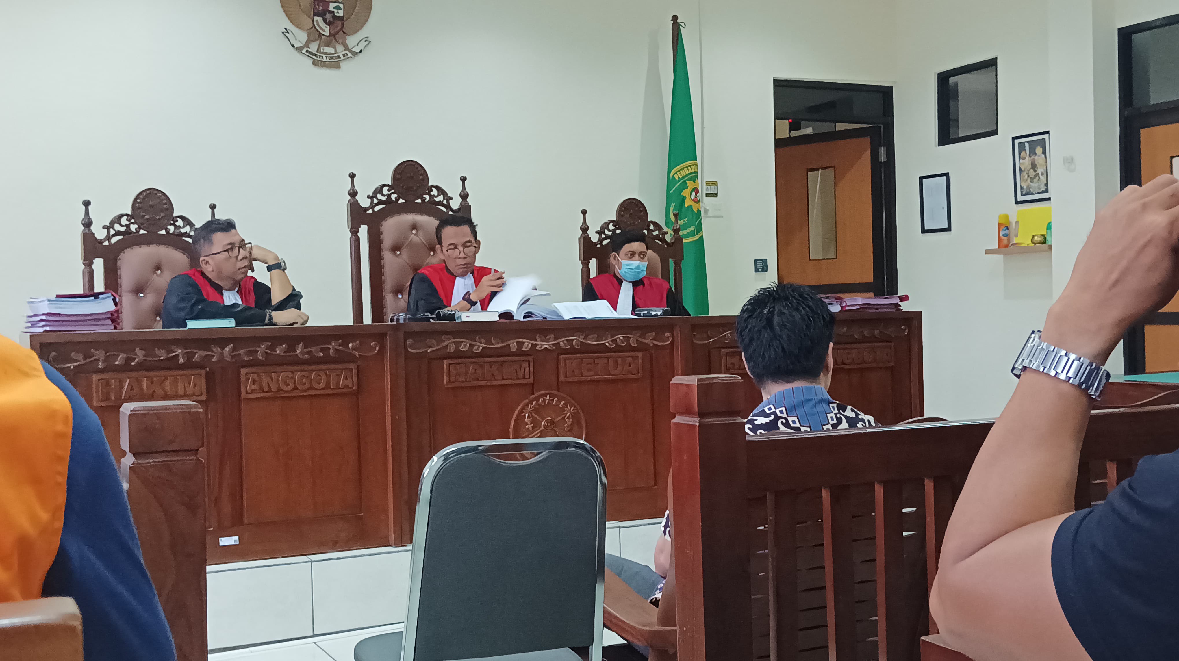 ILEGAL: Sidang kasus galian C ilegal di eks Hotel Tirta Balikpapan, saksi Direktur hadir sampaikan keterangan di PN Balikpapan. (FOTO: SYAHRUL/KP).