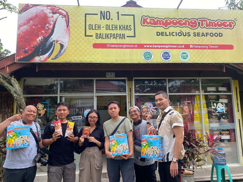 KONSISTEN: Perjalanan sejak 2012 membentuk usaha Kampoeng Timoer seperti sekarang. Menjadi buah tangan khas Balikpapan dan Kaltim.